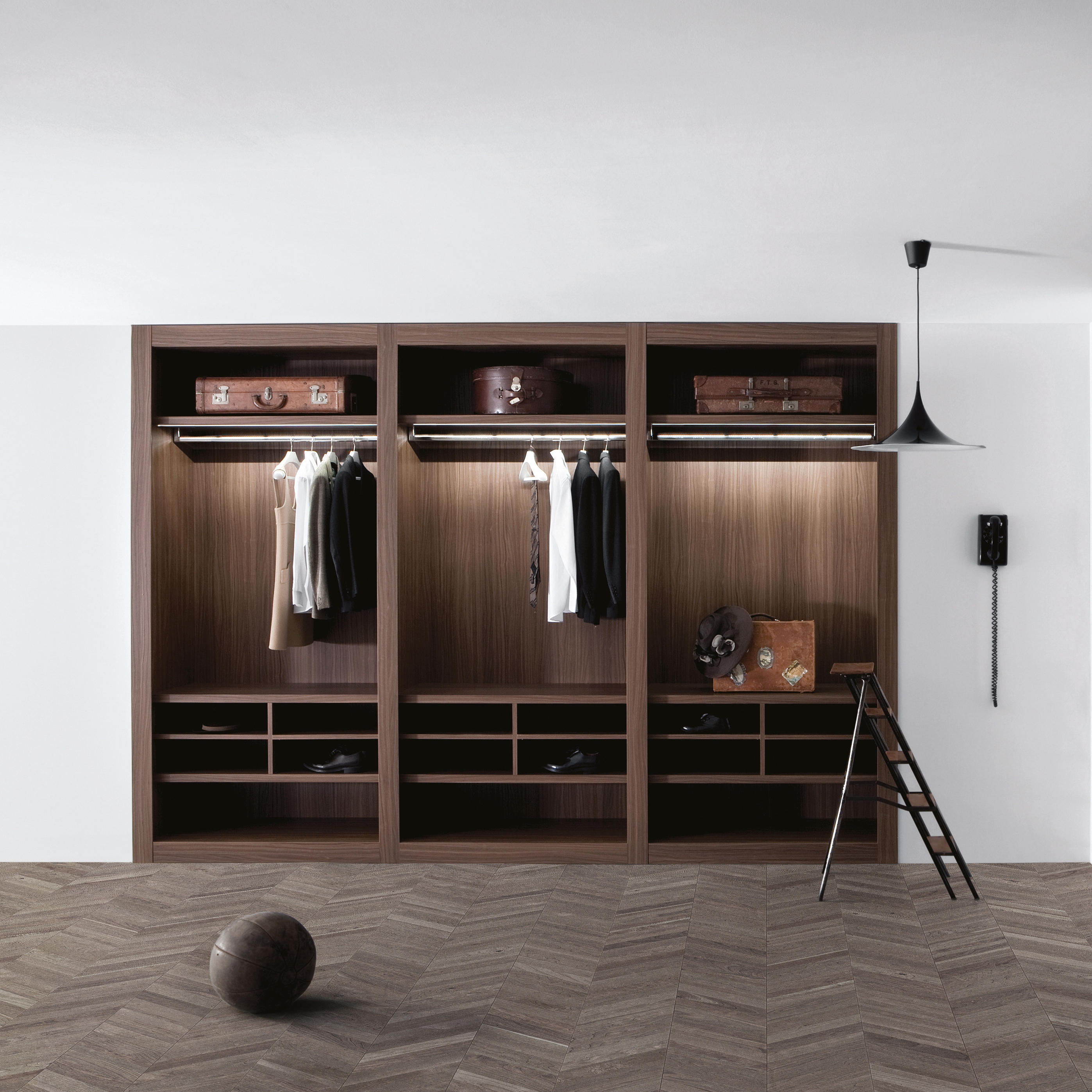 WALK-IN-CLOSET