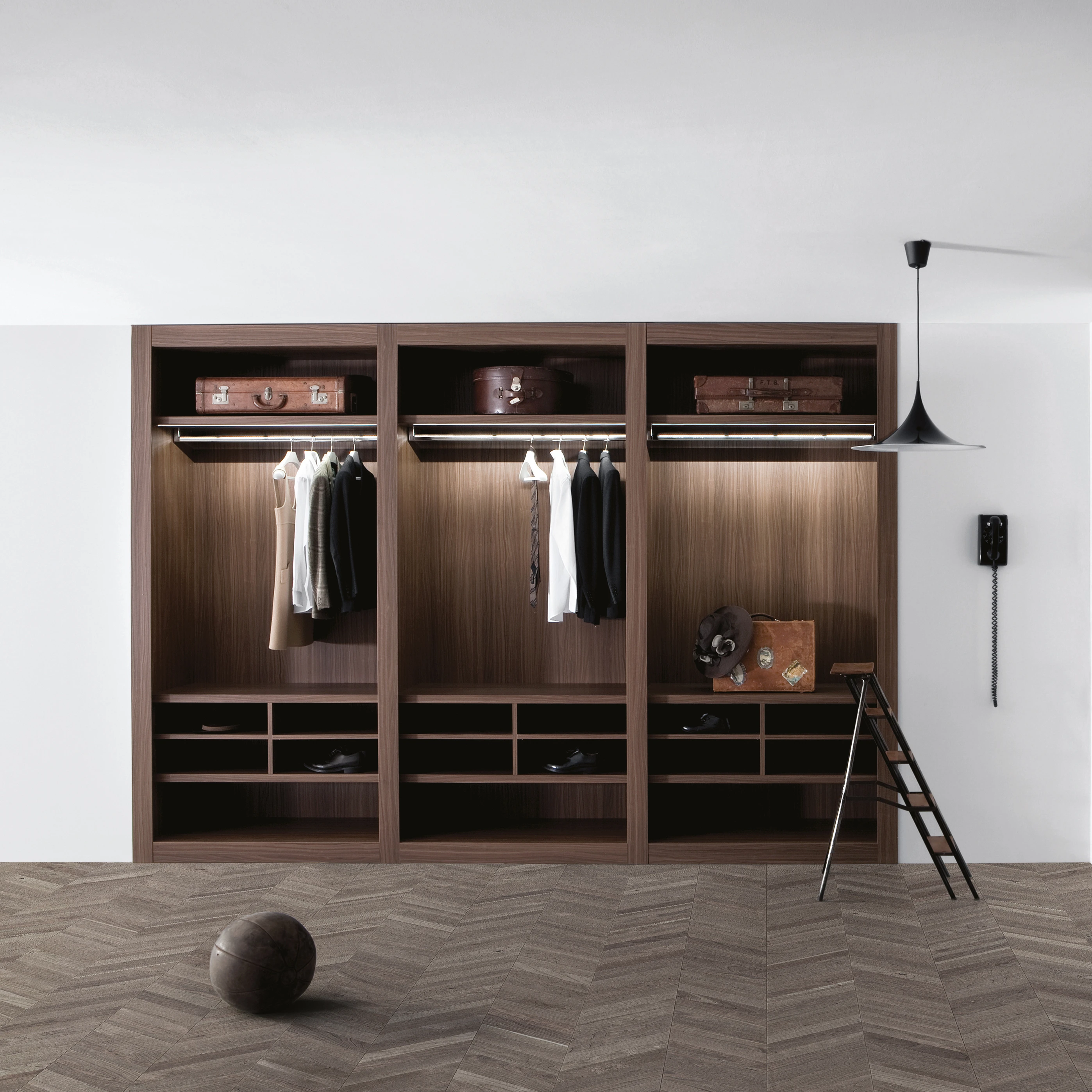 WALK-IN-CLOSET