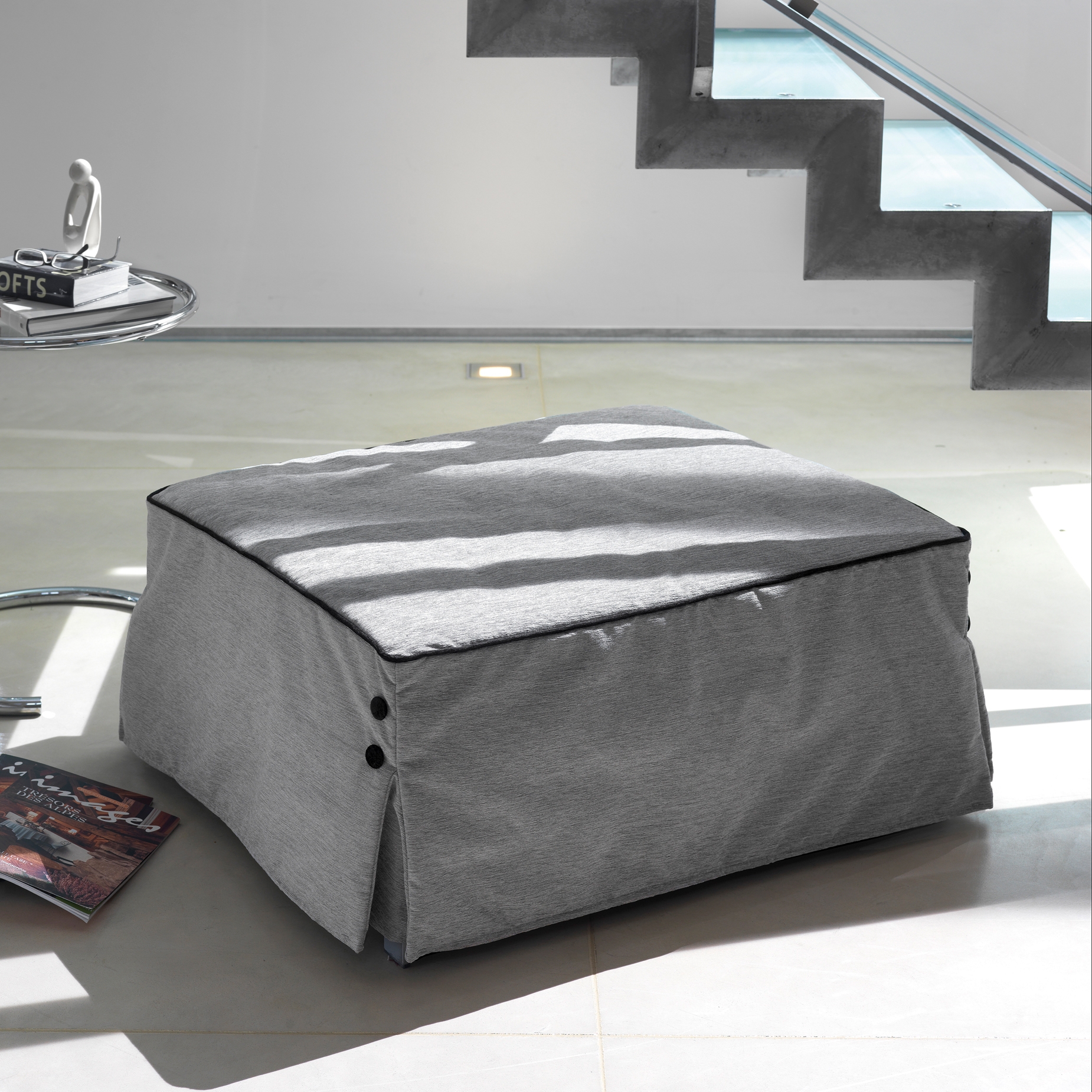 OTTOMANS/ POUFS