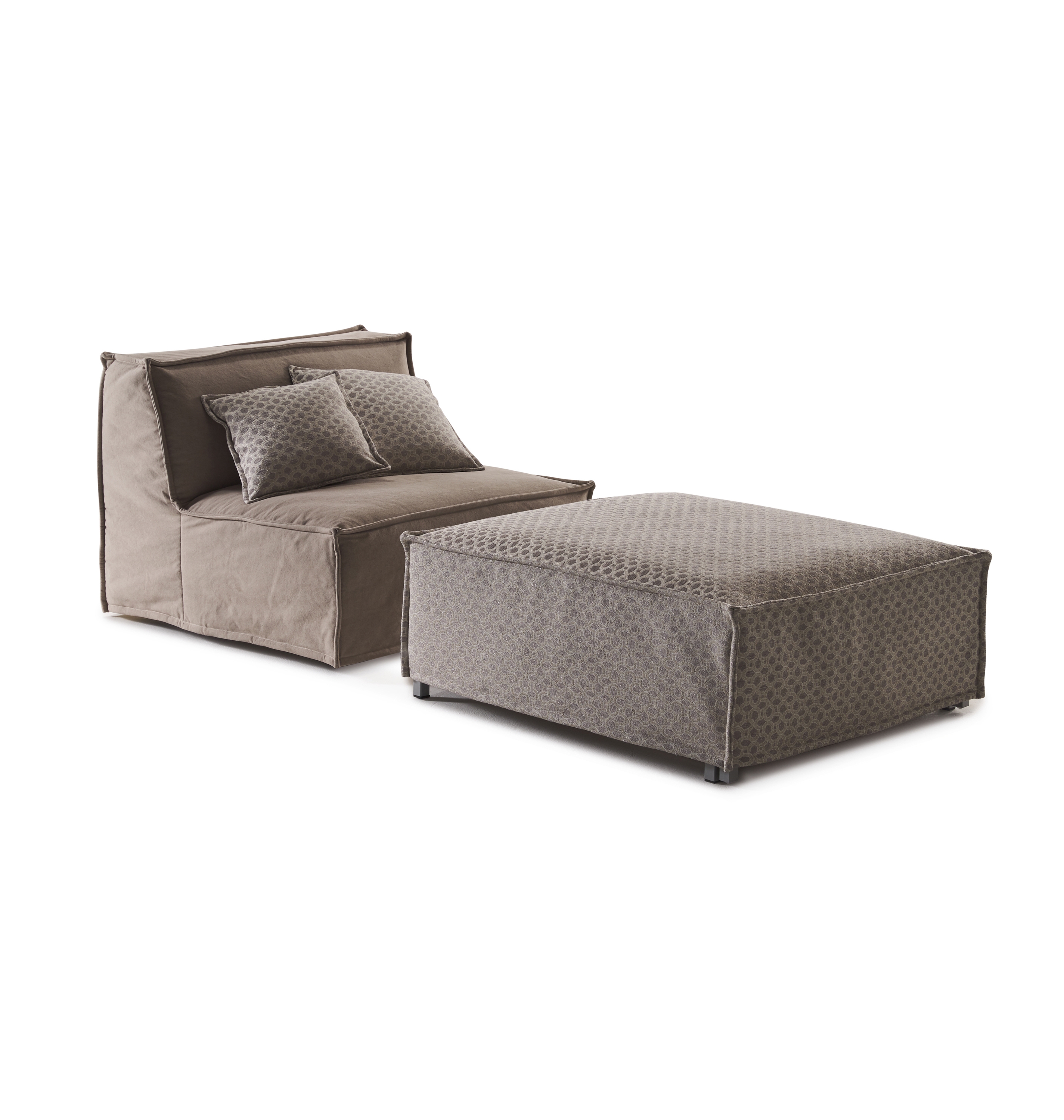 Display product Tommy pouf from manufacturer Milano Bedding