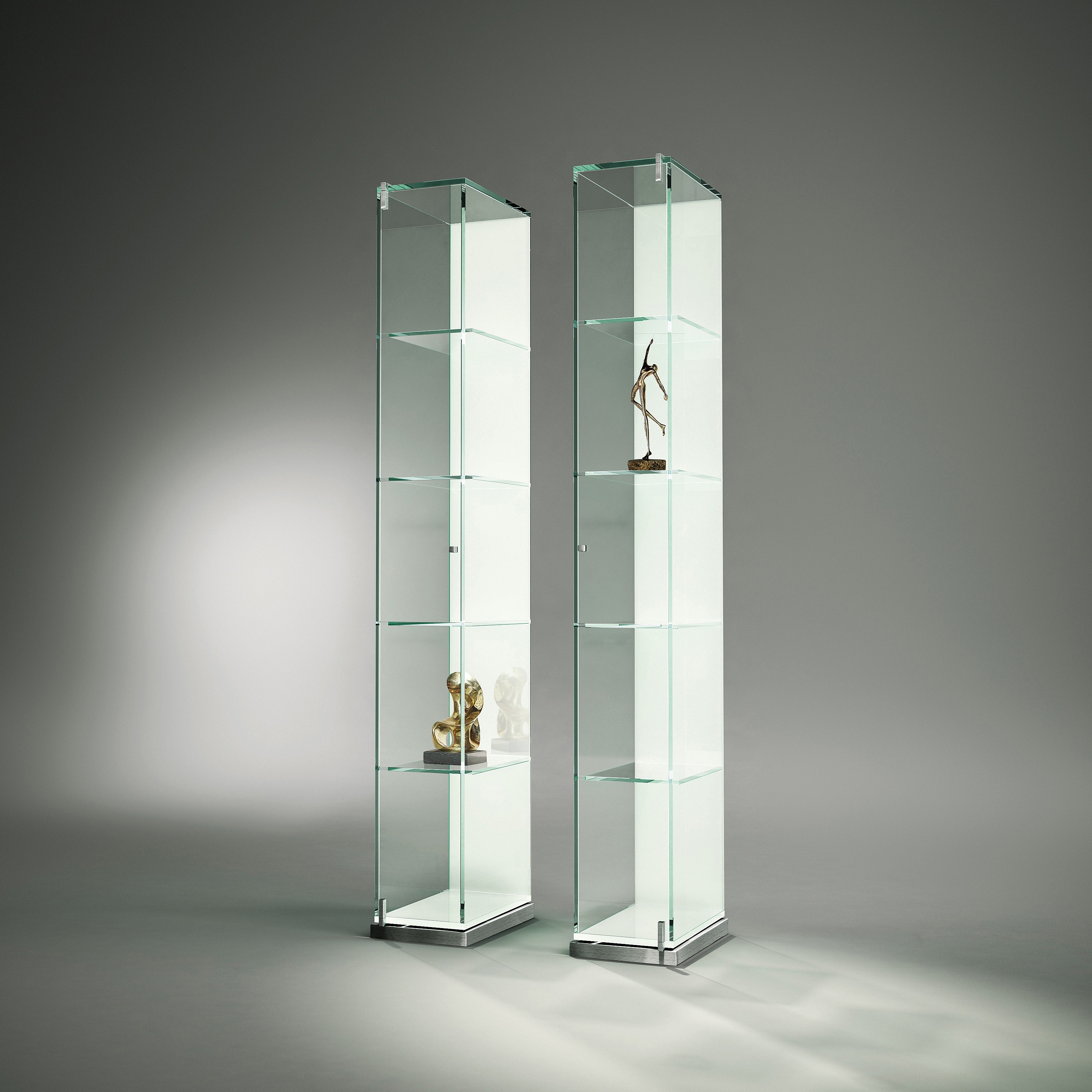 Display product Factum IV from manufacturer Dreieck Design