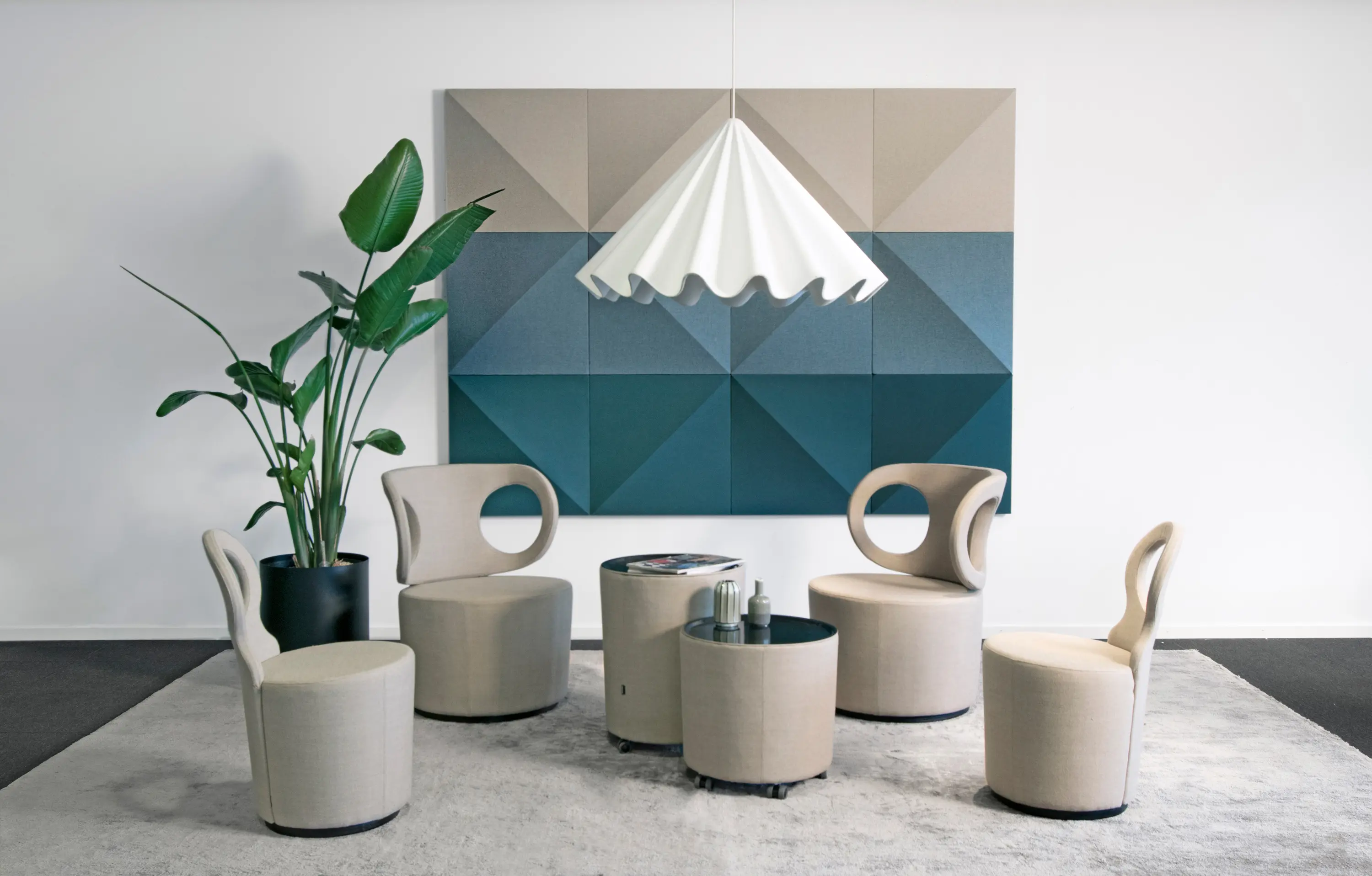 Johanson Design - Decibel | Bow