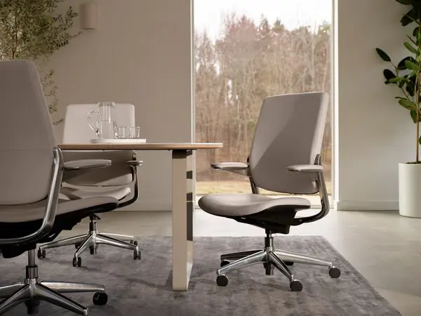 Humanscale - Smart Conference Chair