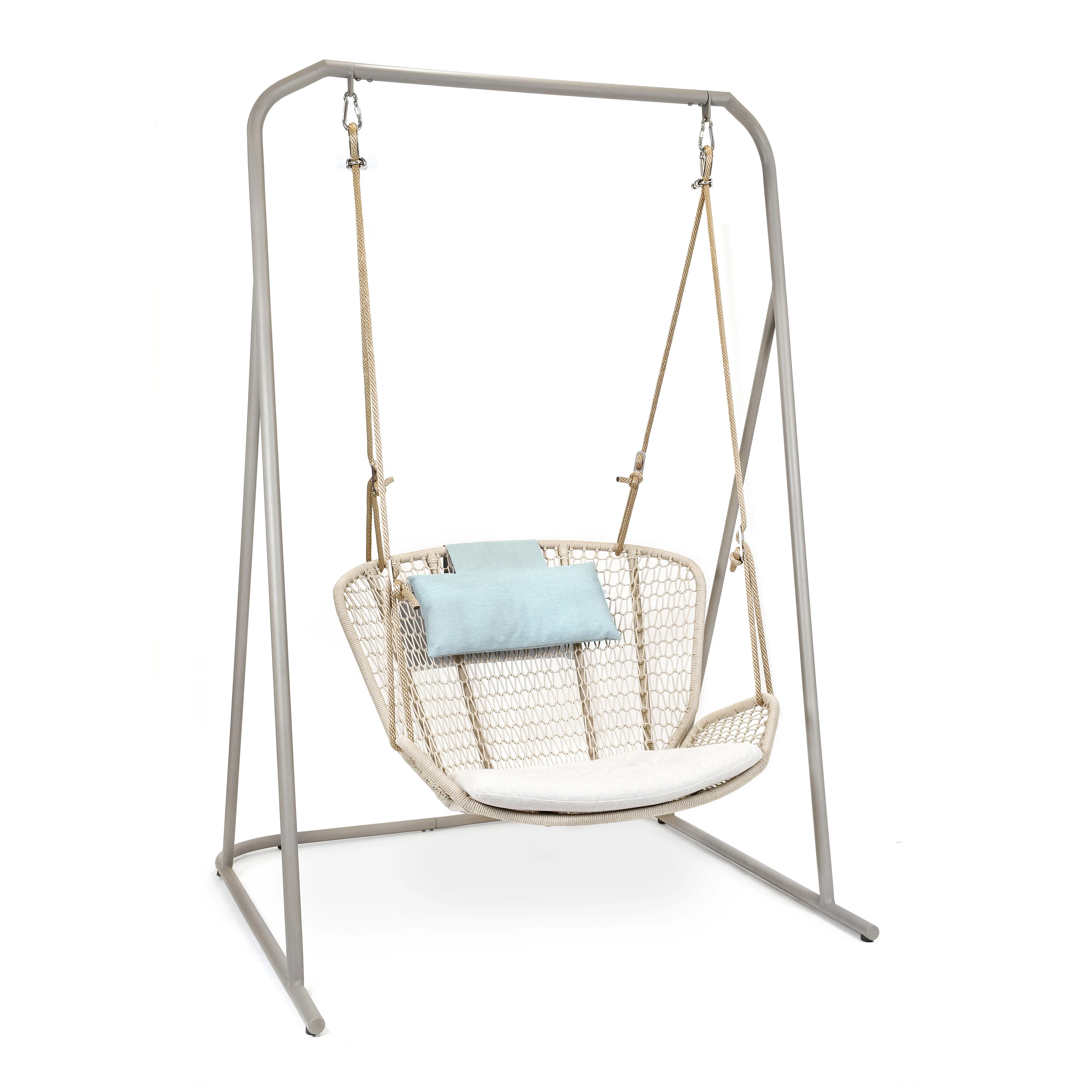 HANGING CHAIRS