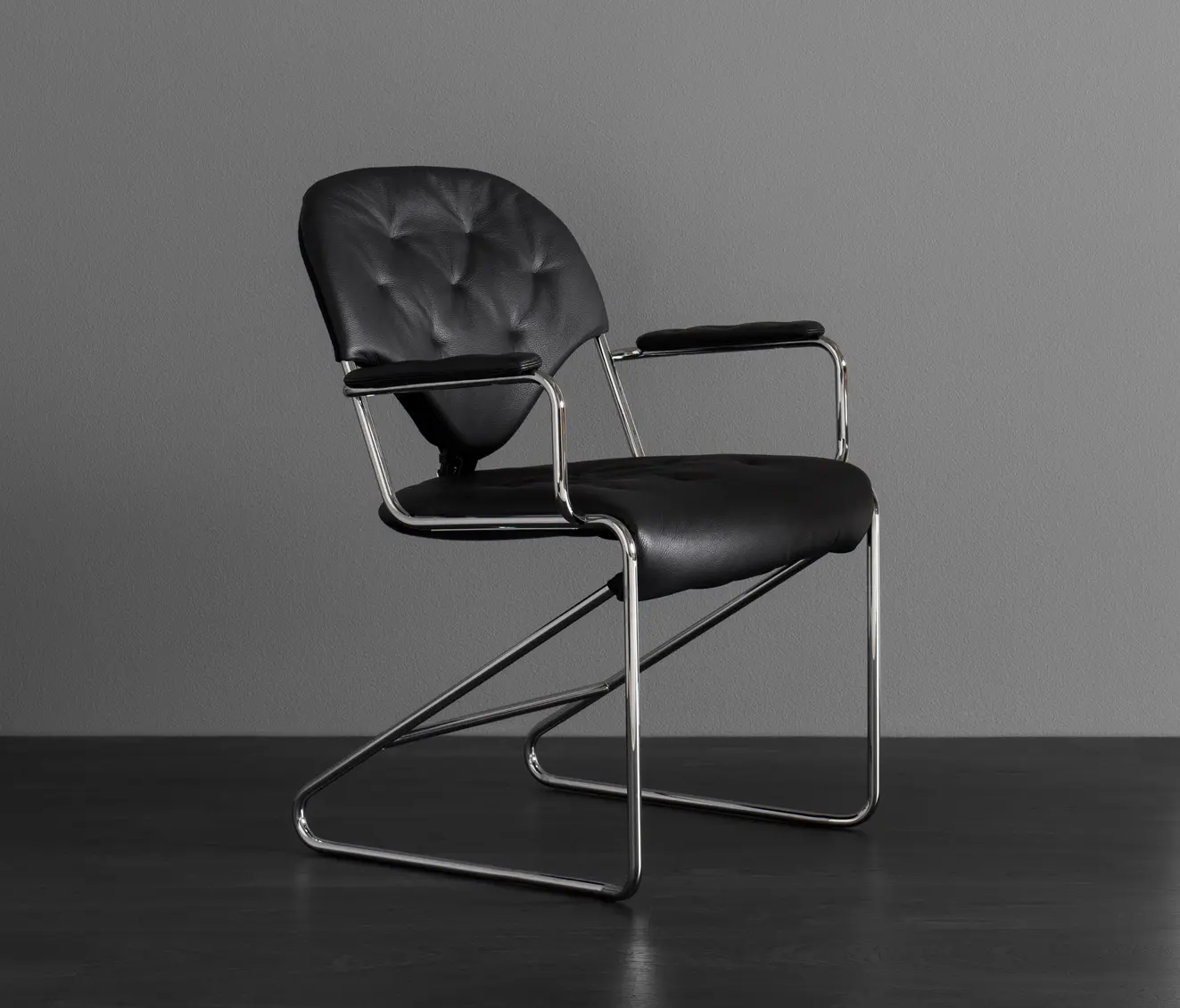 Dux - Sam Easy Chair
