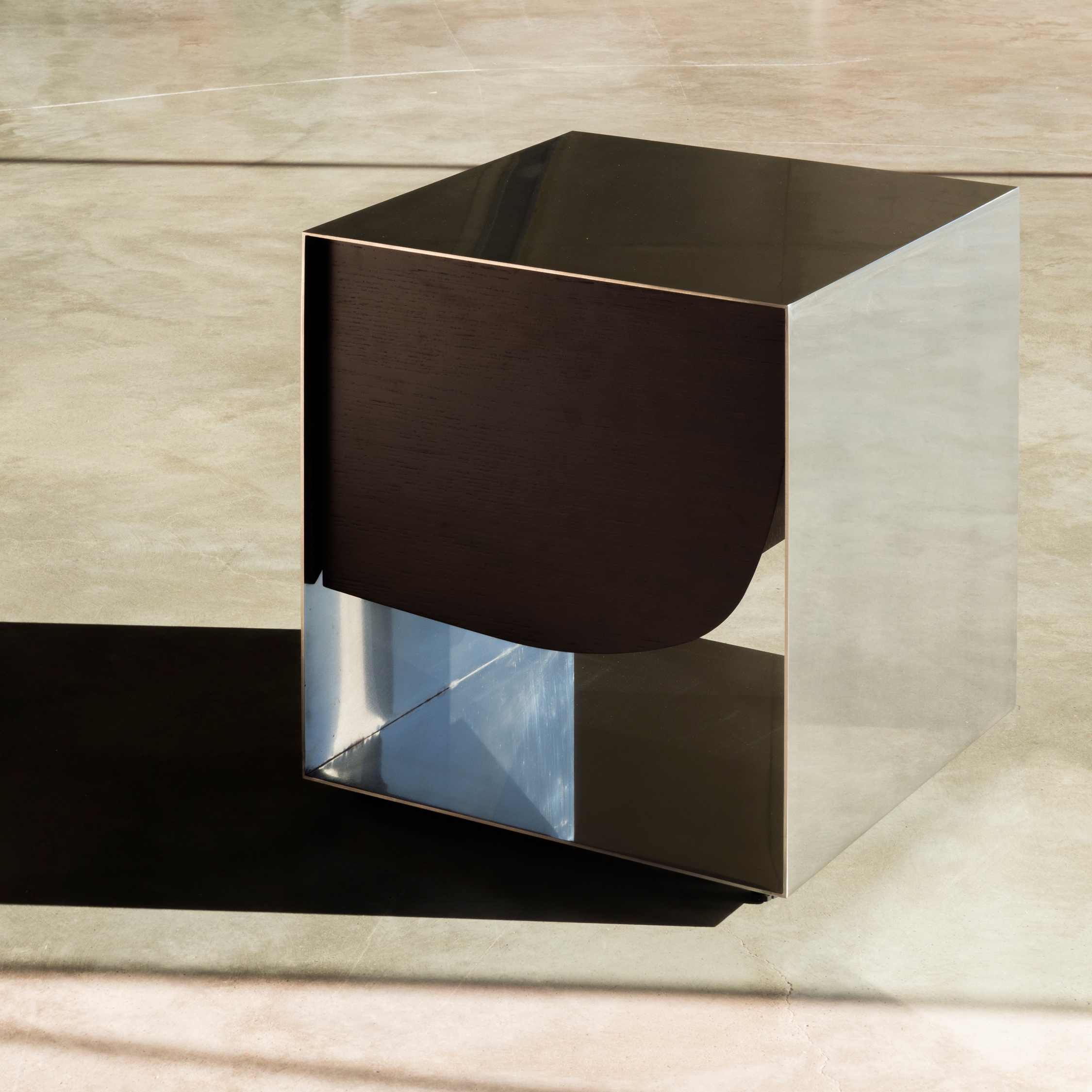 Mostrar el producto Moon Cabinet del fabricante Dux