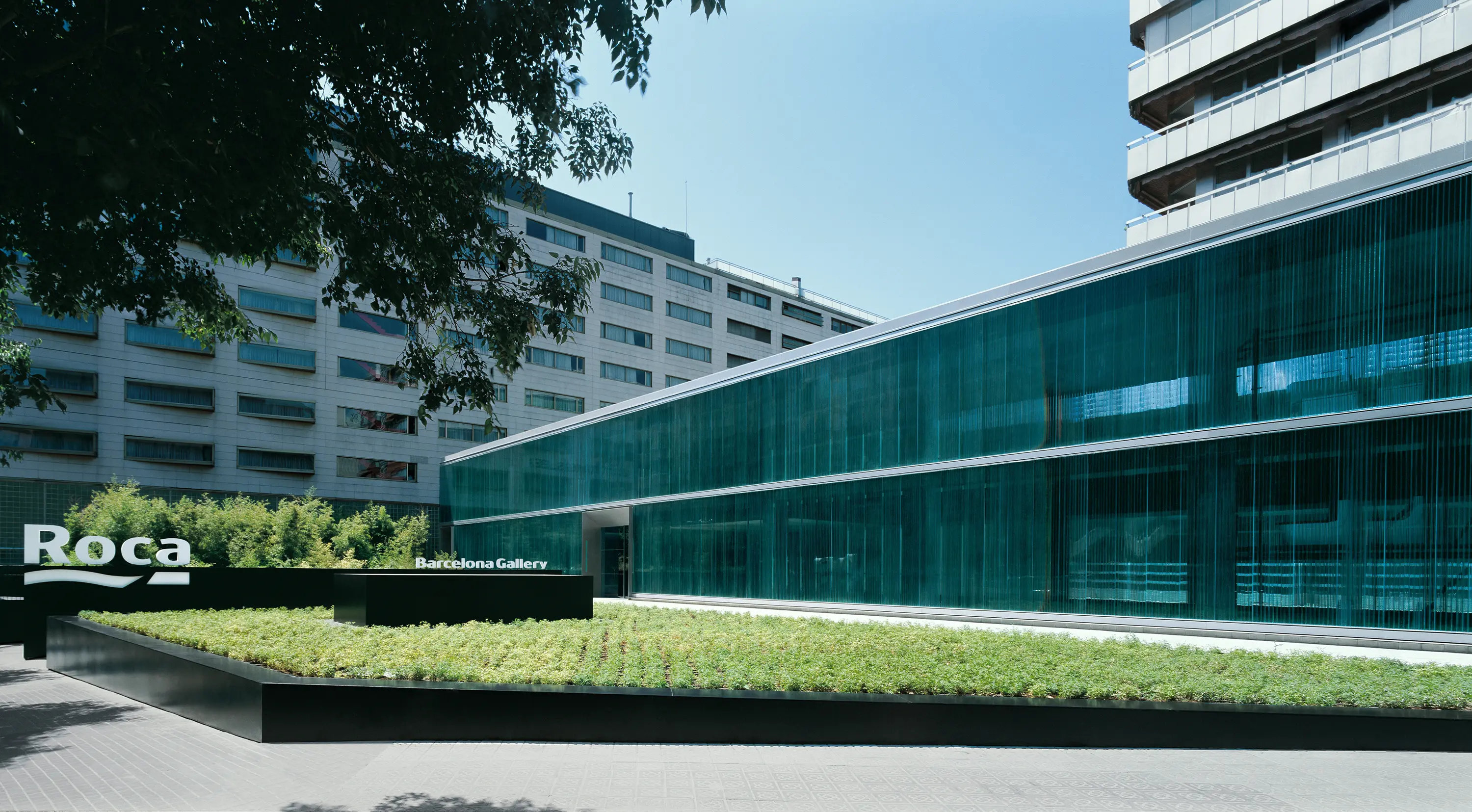 gallery-slide-0
