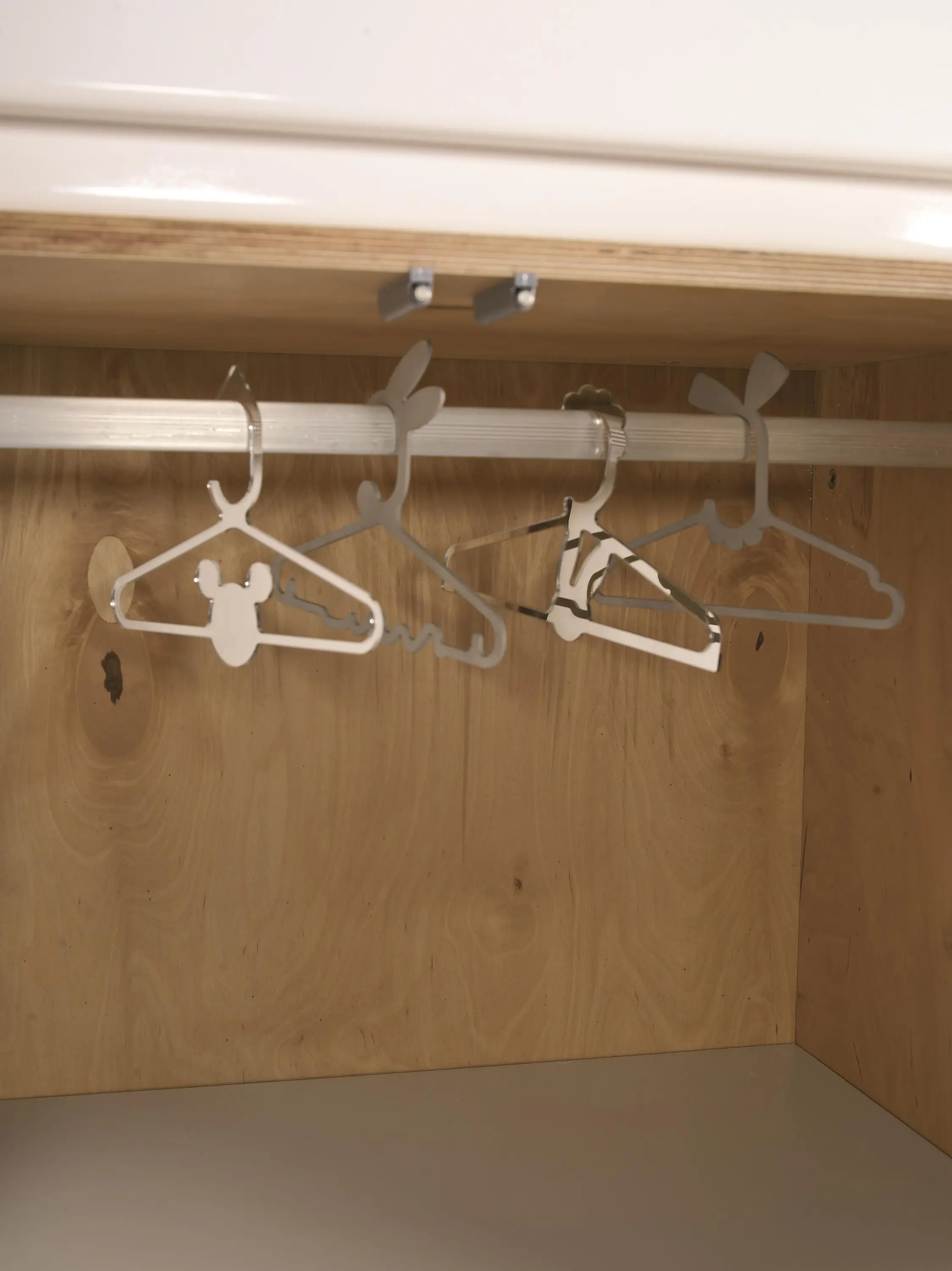 GAEAforms - Miki Hangers