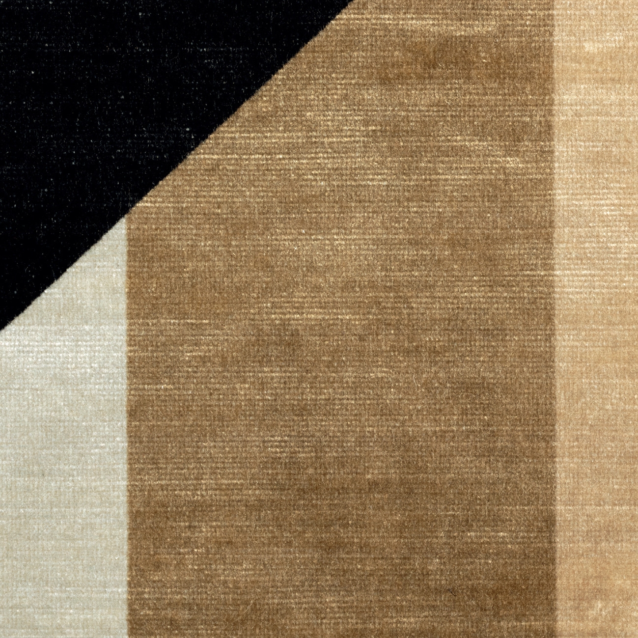Produkt Milano | Théâtraliser le décor | LB 976 01 des Herstellers Elitis anzeigen