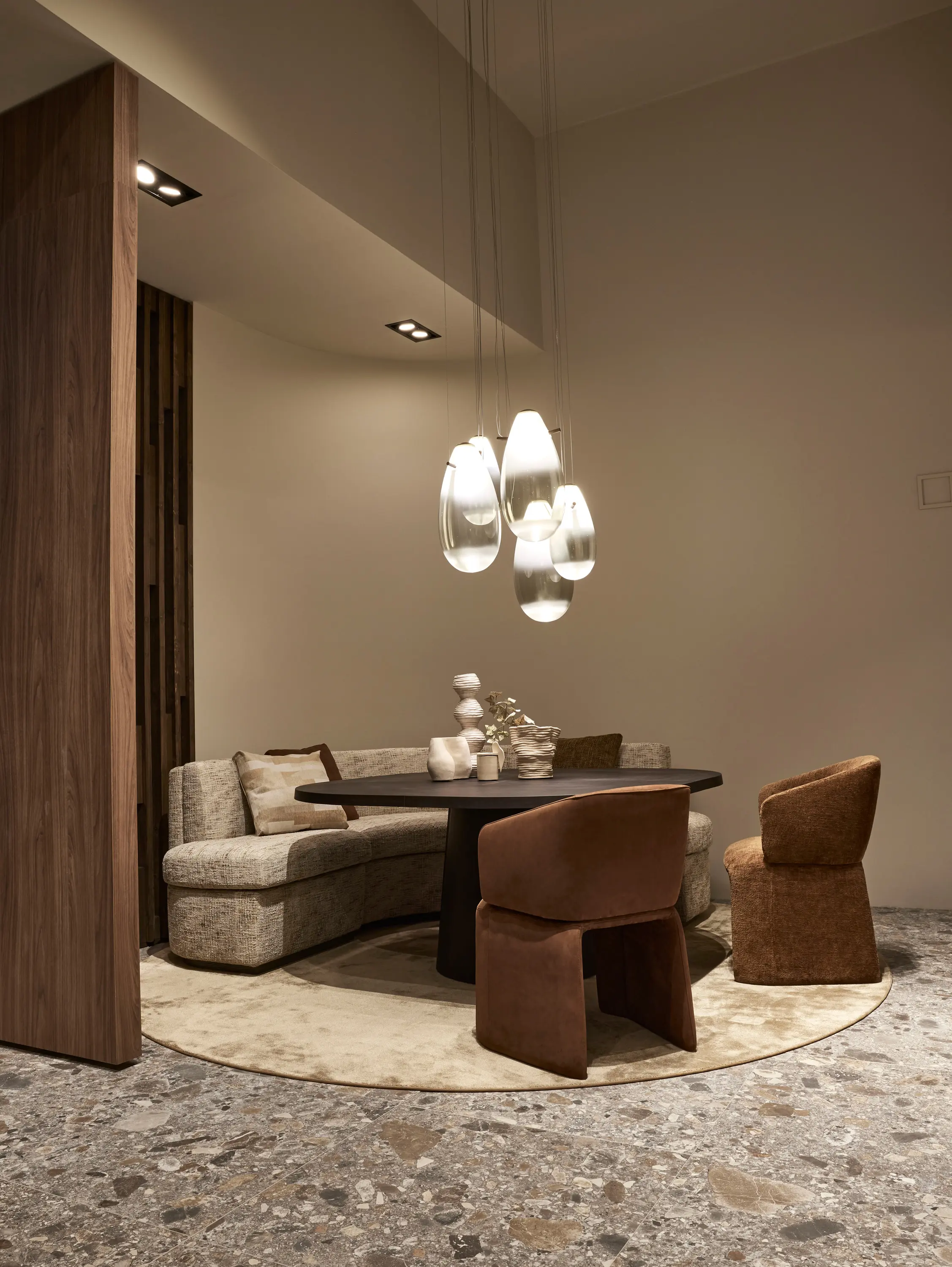 Linteloo - Alter Dining Table