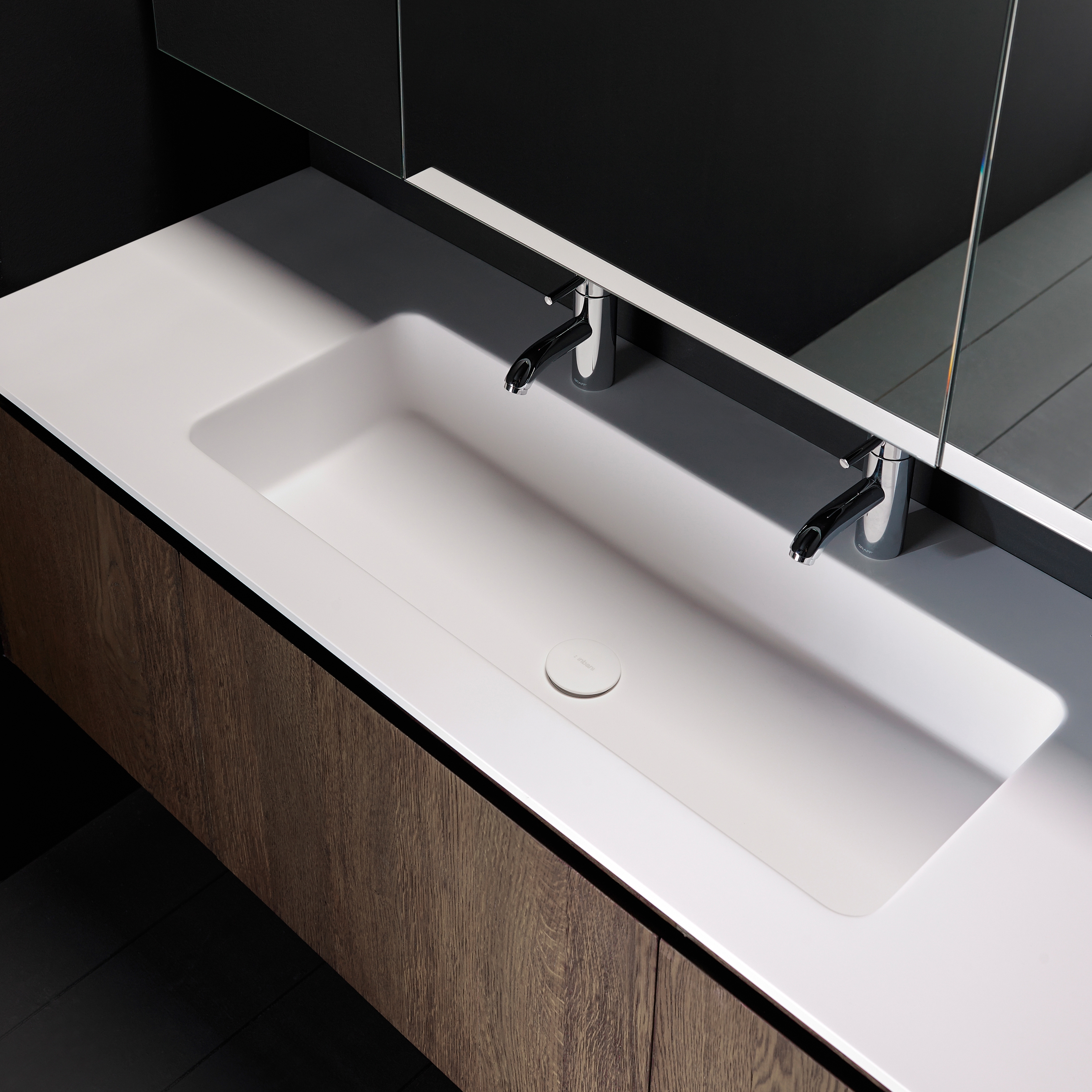 Display product H8 Solidsurface top with integrated washbasin from manufacturer Inbani