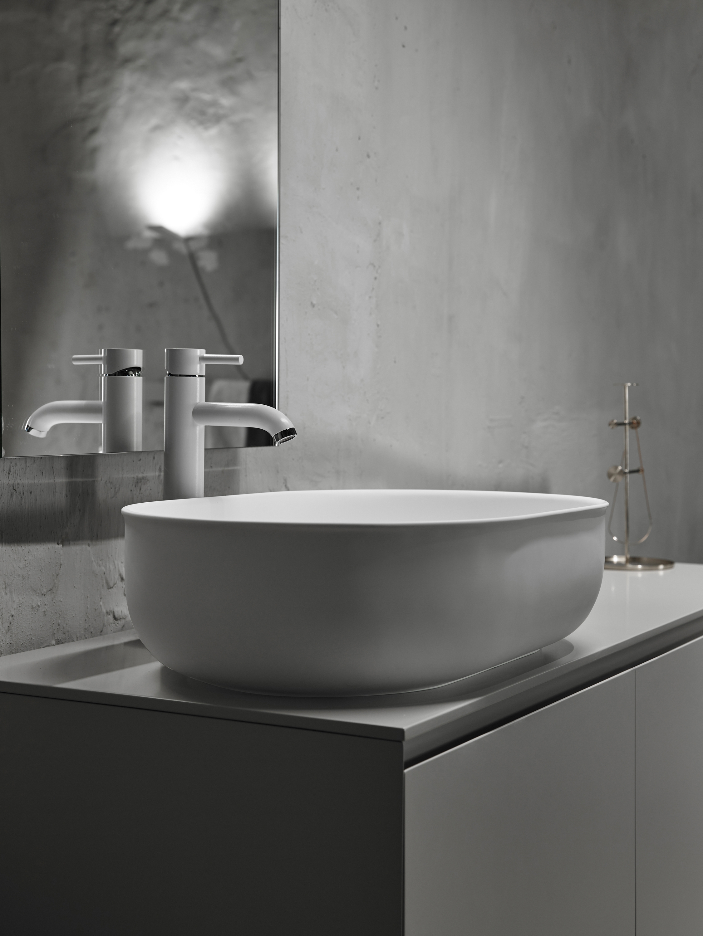 Produkt Prime 55 Waschbecken auf Arbeitsplatte aus Solidsurface des Herstellers Inbani anzeigen