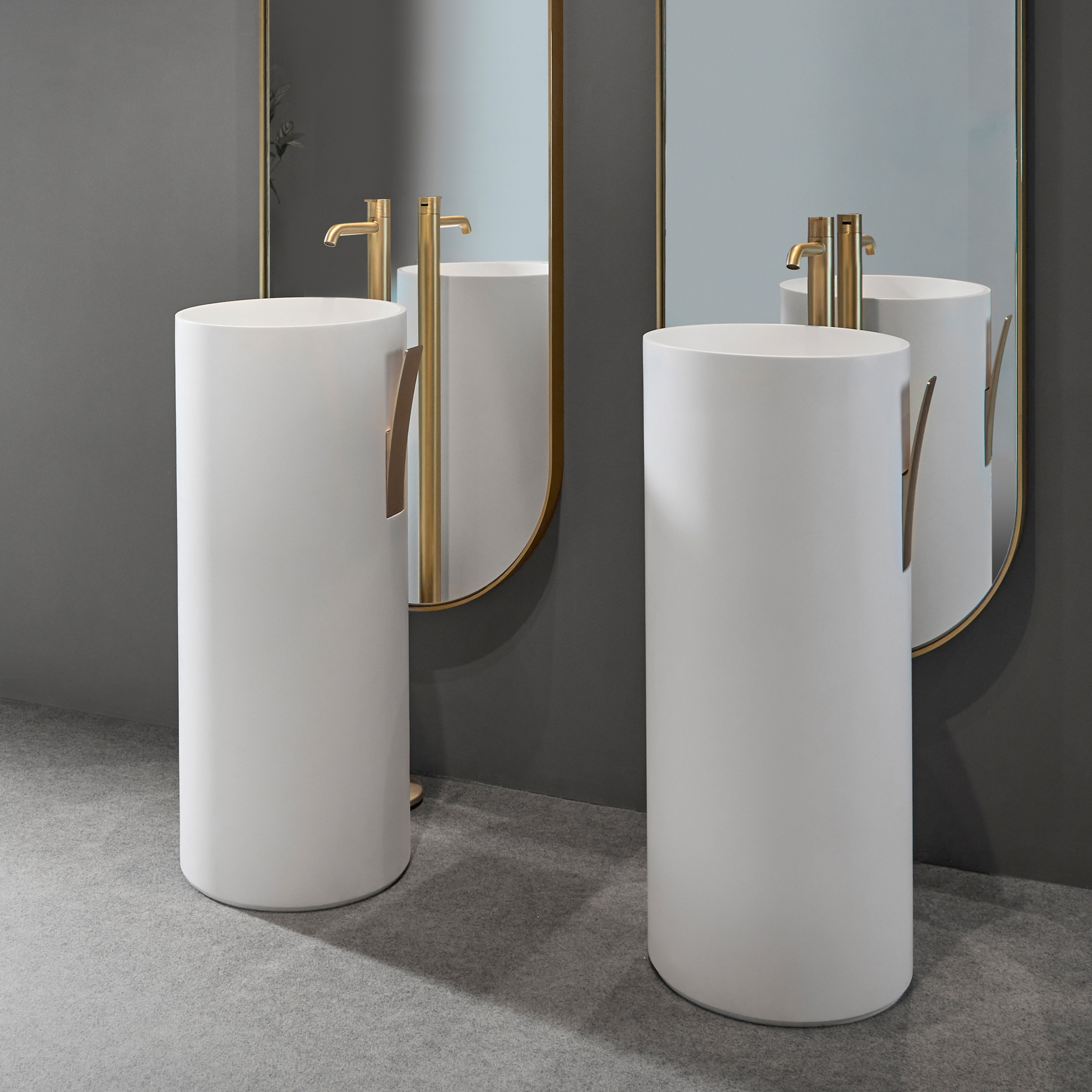 Mostra il prodotto Giro Lavandino Freestanding in Solidsurface del produttore Inbani