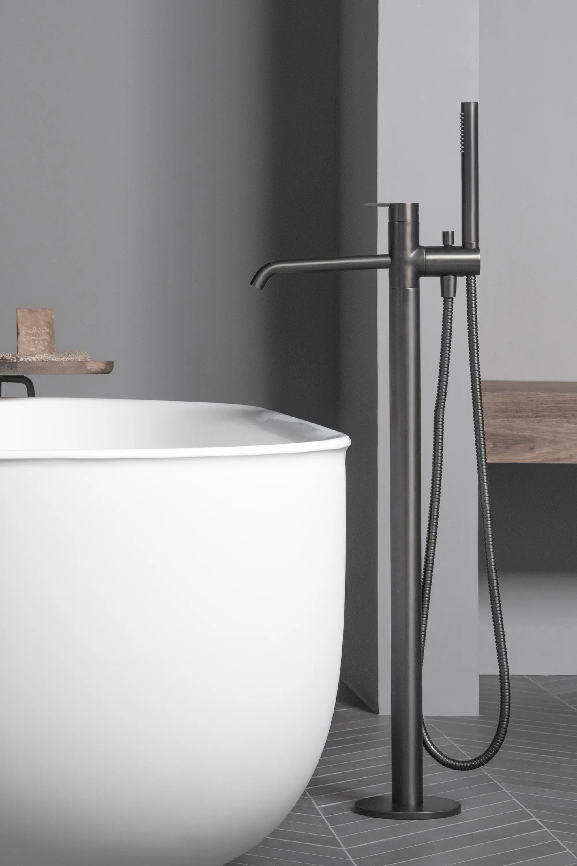 Inbani - Code Brushed Graphite Freestanding Bathtub Mixer