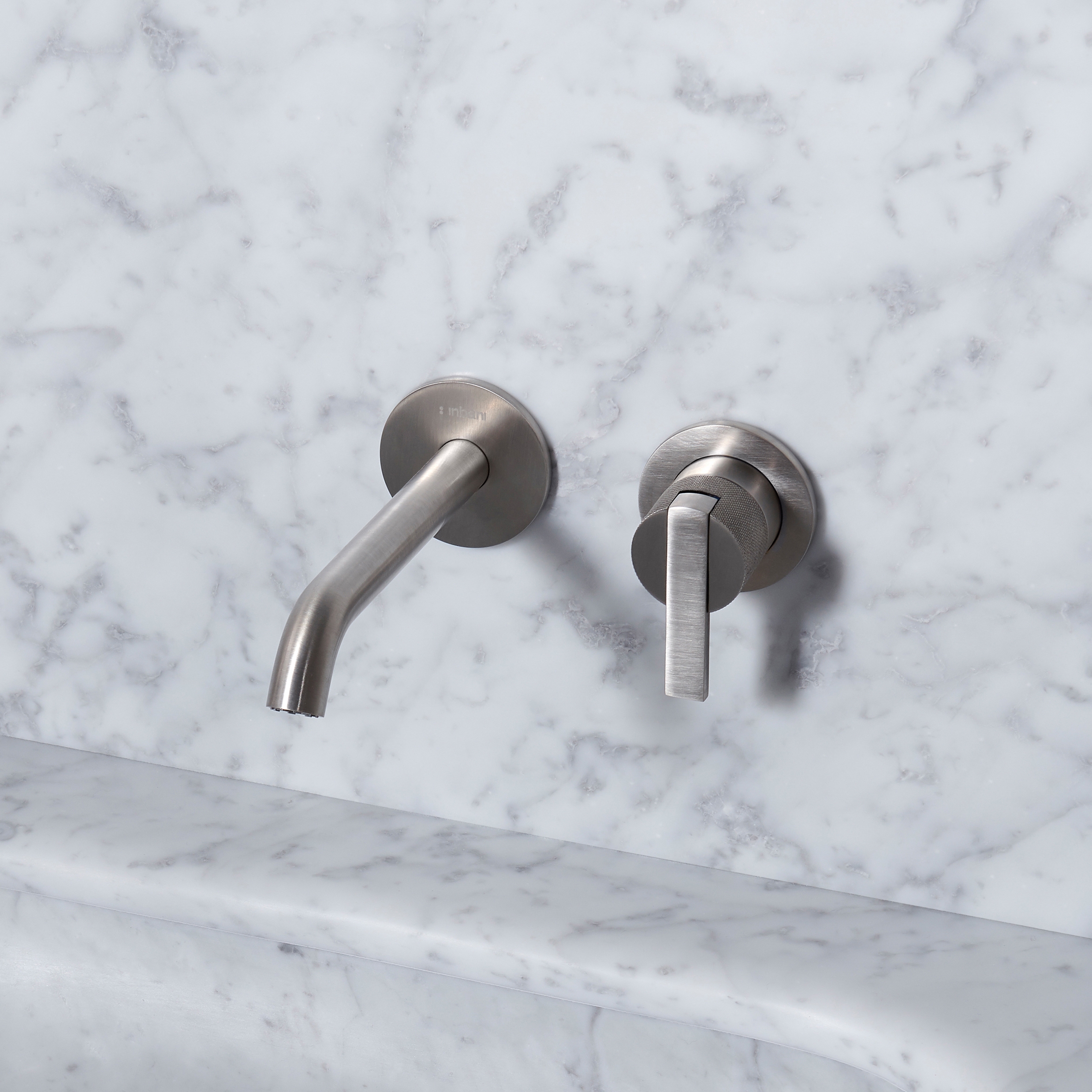 Mostra il prodotto Code Brushed Inox Miscelatore lavabo a incasso del produttore Inbani