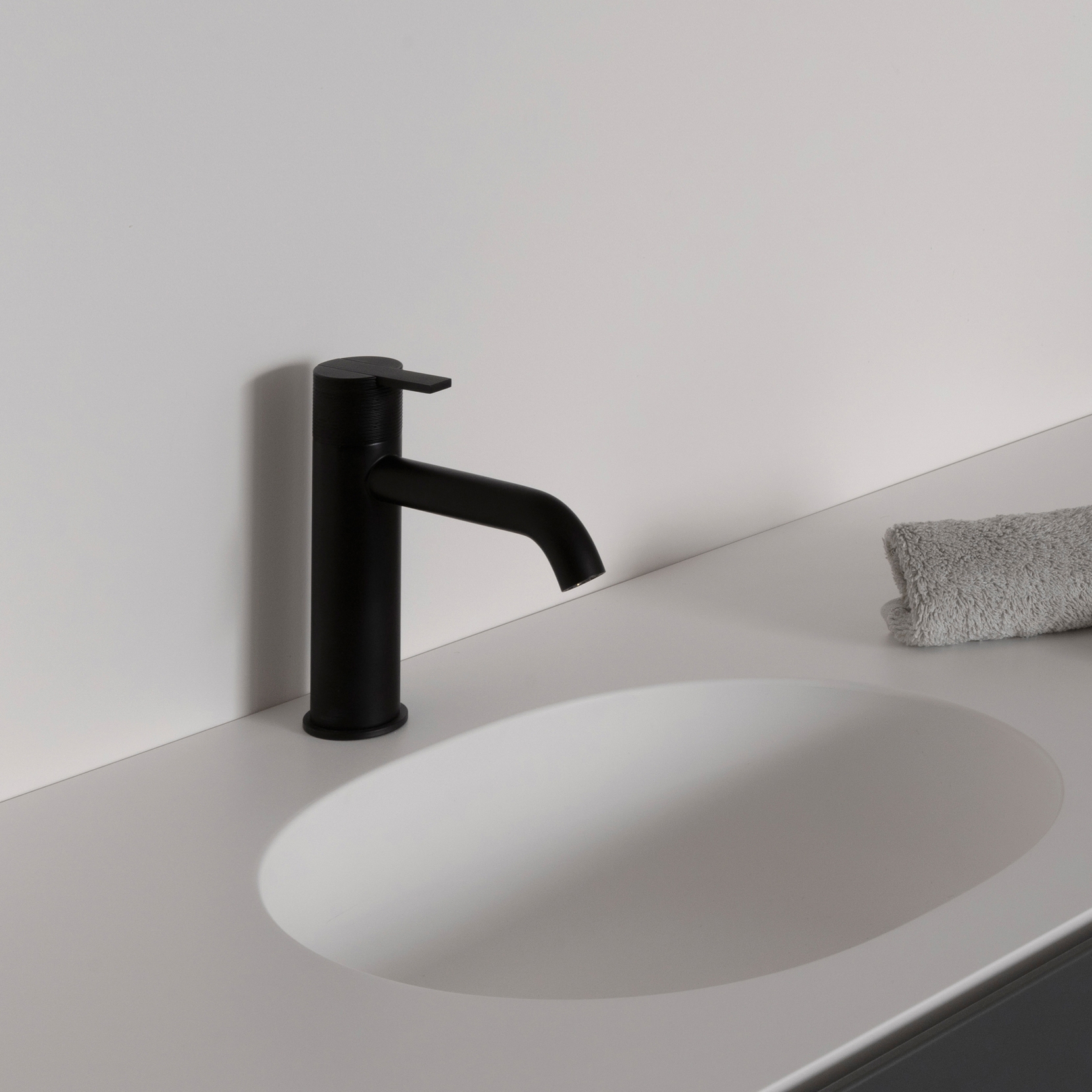 Mostra il prodotto Code Matt Black Miscelatore lavabo del produttore Inbani