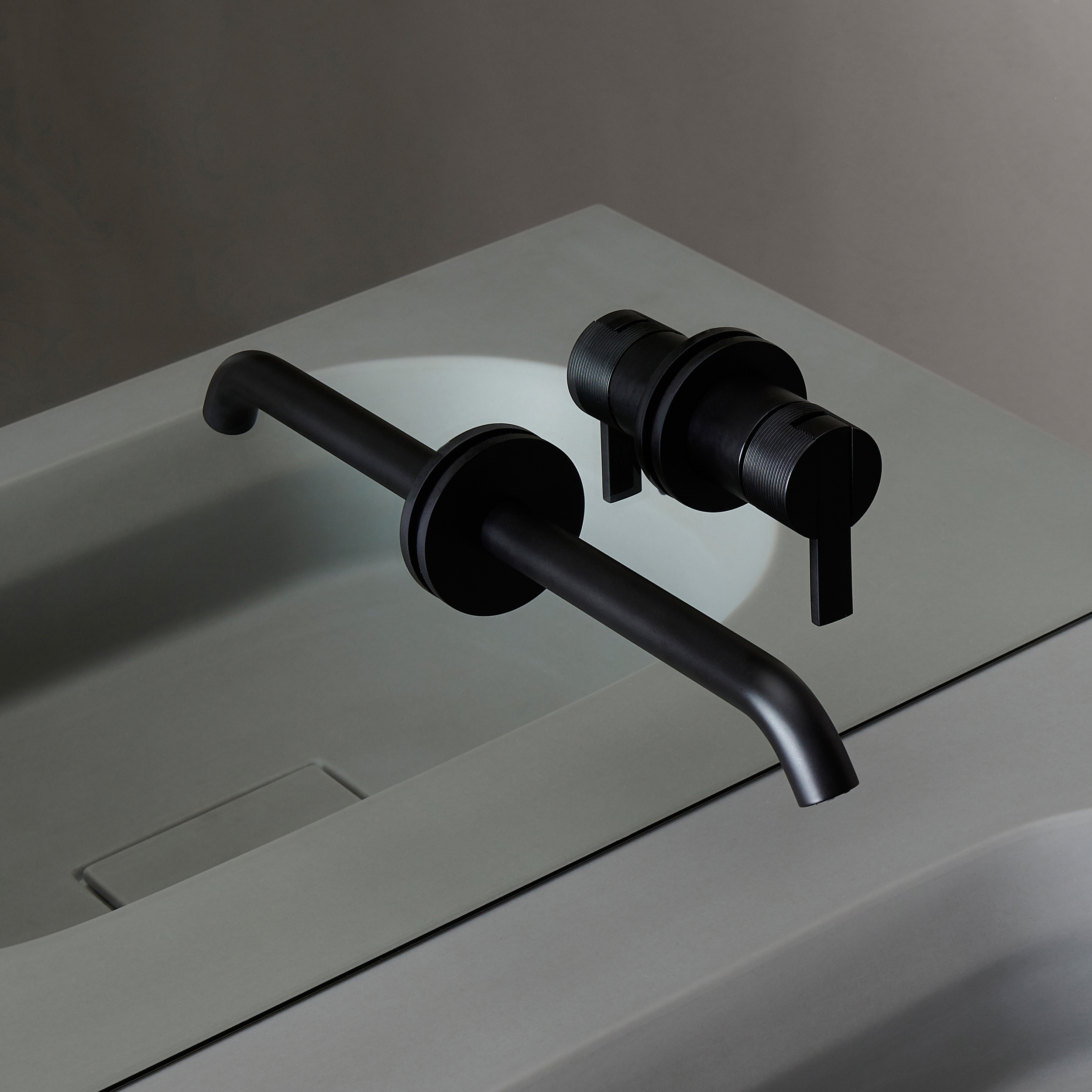 Mostra il prodotto Code Matt Black Miscelatore lavabo a incasso del produttore Inbani