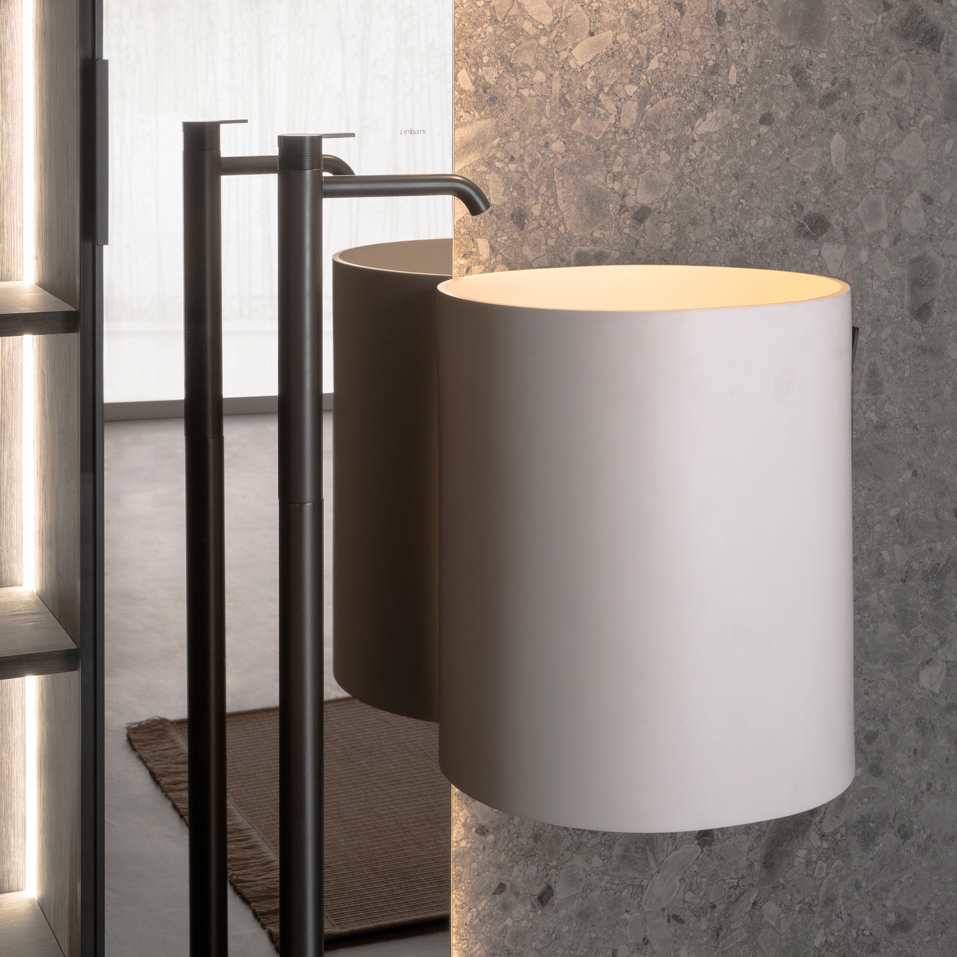 Afficher le produit Giro Solidsurface top or wall mounted Washbasin du fabricant Inbani