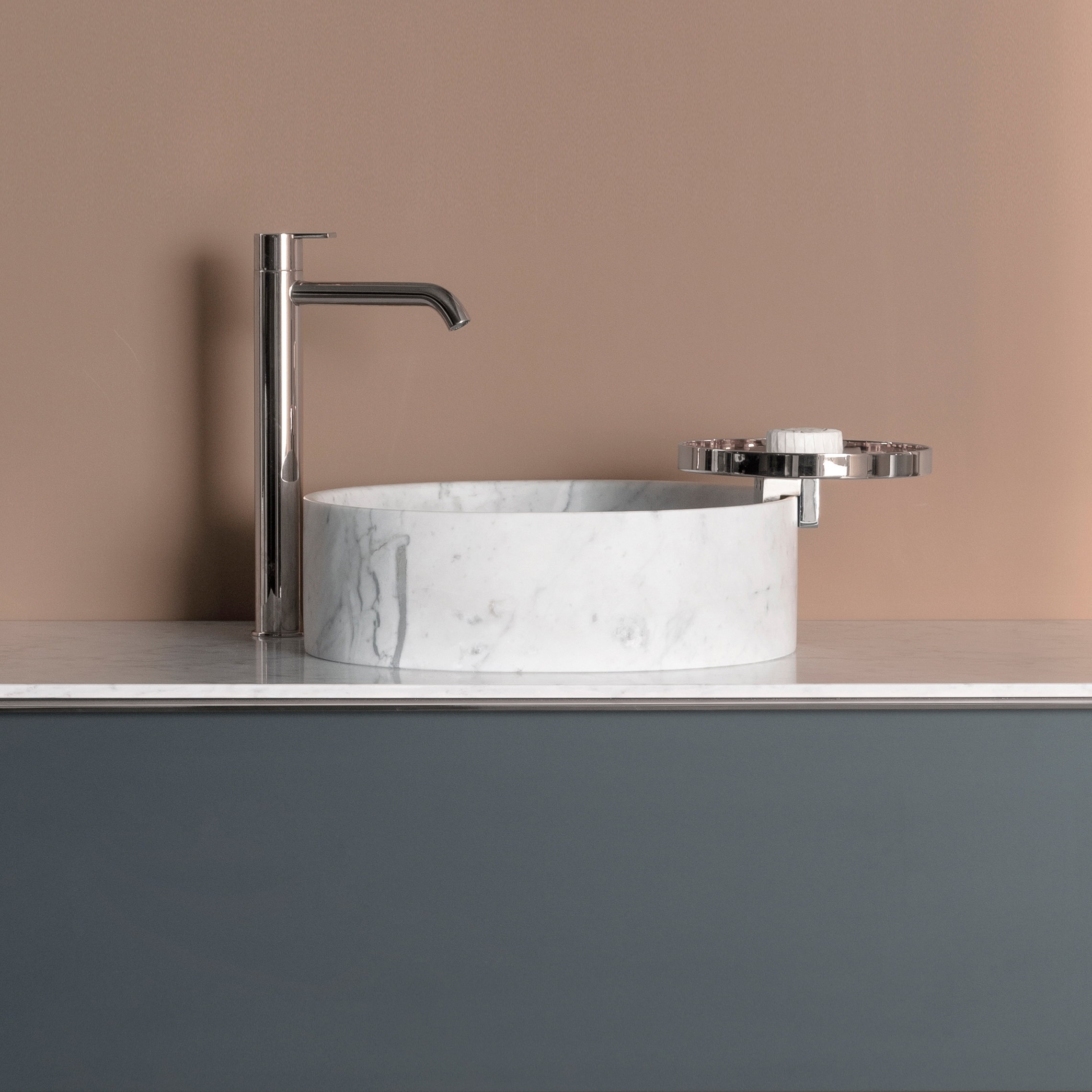 Afficher le produit Giro 39 Marble top mounted Washbasin du fabricant Inbani