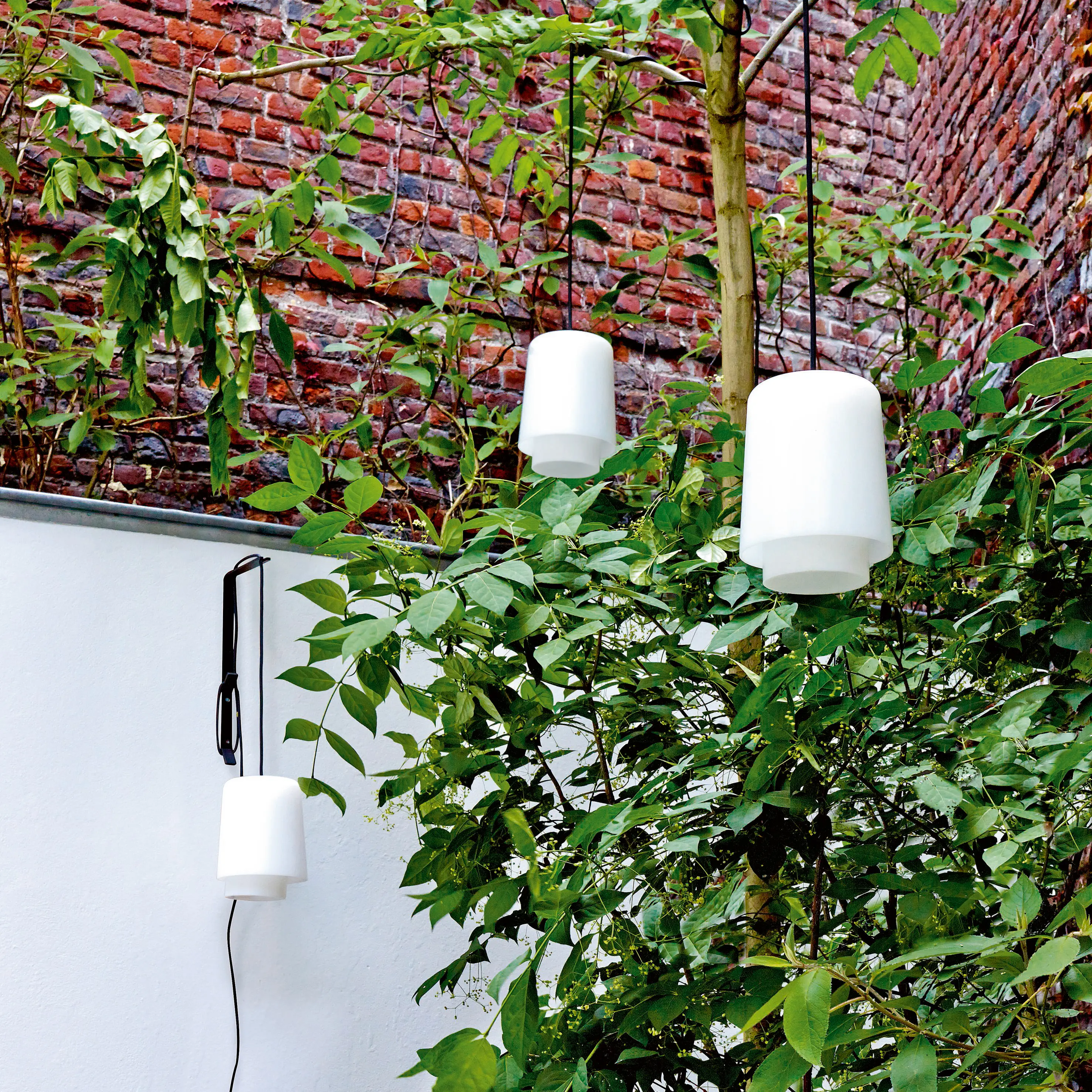 Ligne Roset - Ariane Out | Lampara De Suspensión/ Lámpara Portatil / Lámpara De Sobremesa Indoor / Outdoor