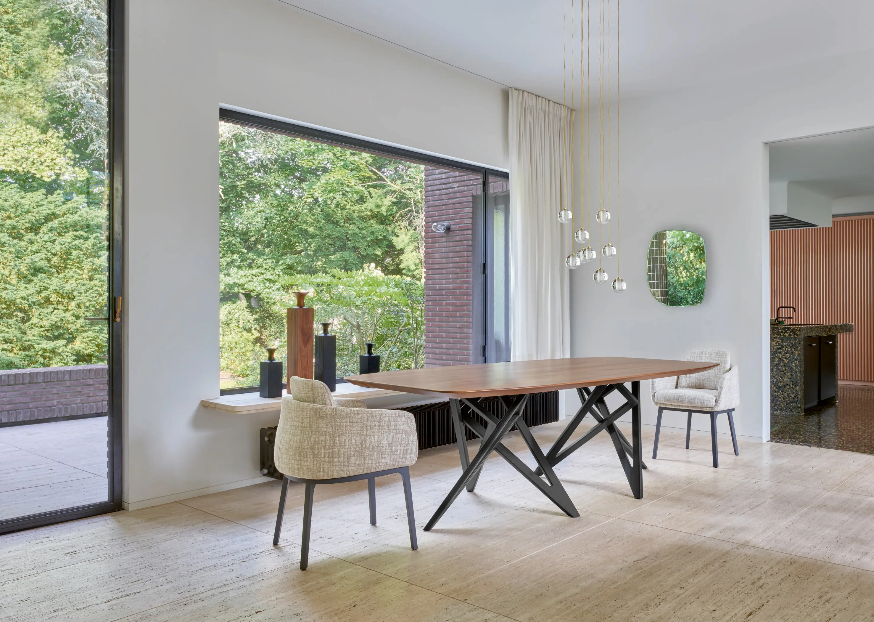 Ligne Roset - Calot | Reading Lamp Brass-Coated Steel Structure / Black Base