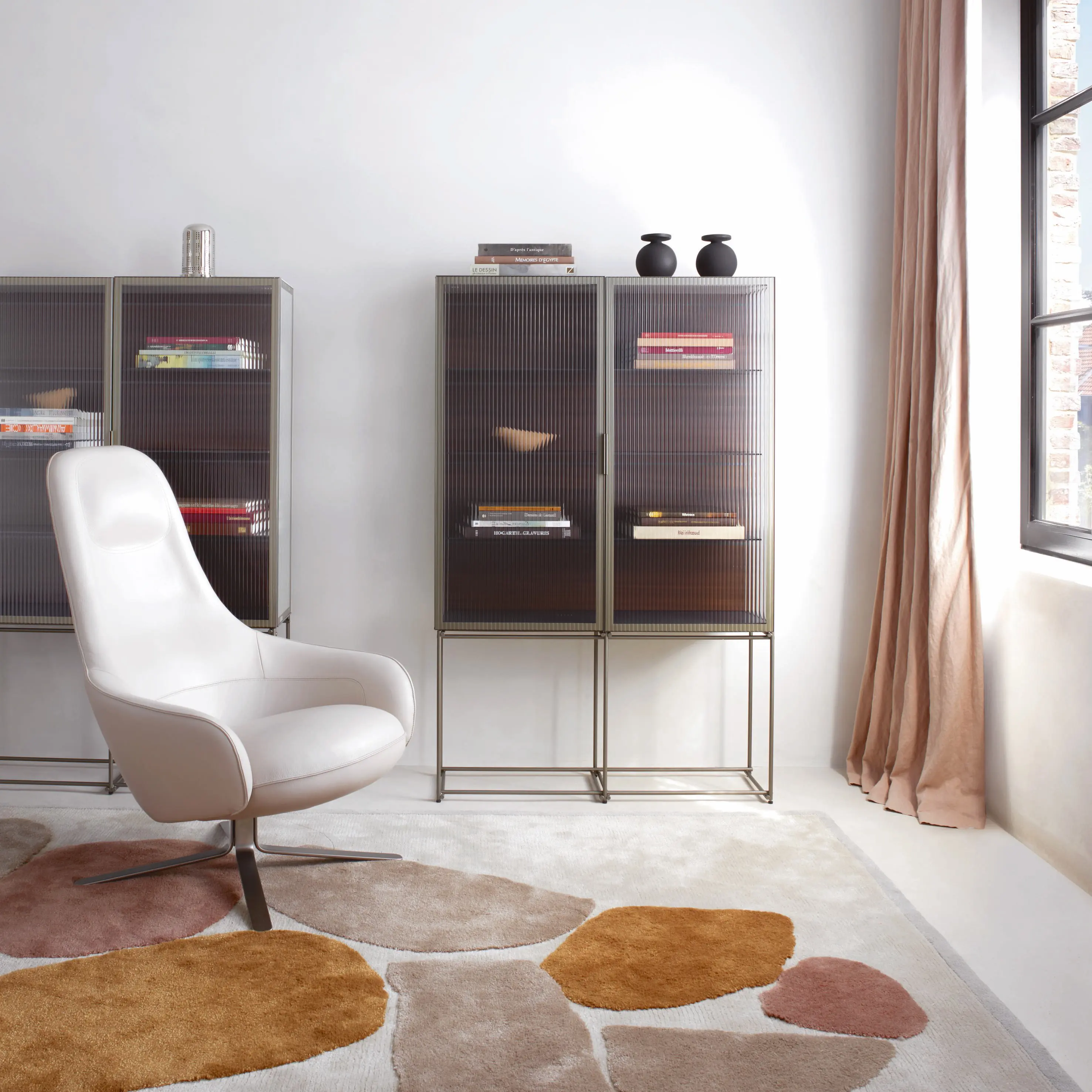 Ligne Roset - Moa | Low Table Chromed Base Top In White Marble-Effect Ceramic Stoneware