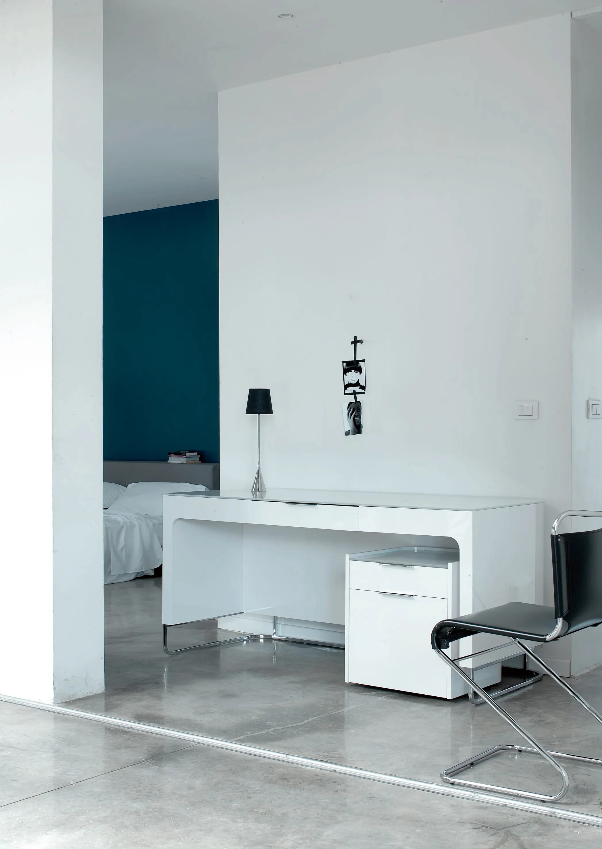 Ligne Roset - Hyannis Port | Display Cabinet Gloss White Lacquer