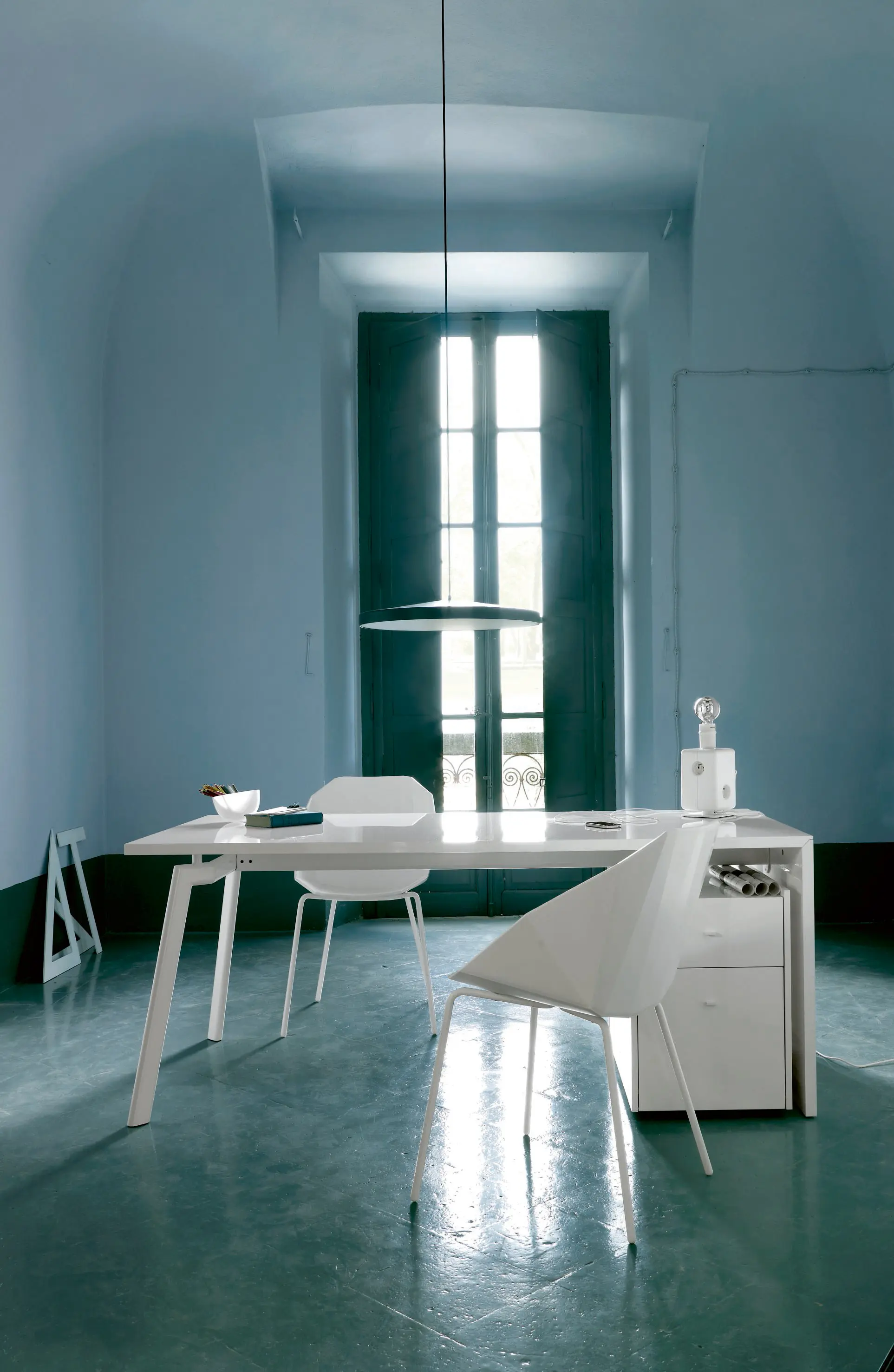 Ligne Roset - Rocher | Chaise / Bridge Blanc Pietement Laque Blanc