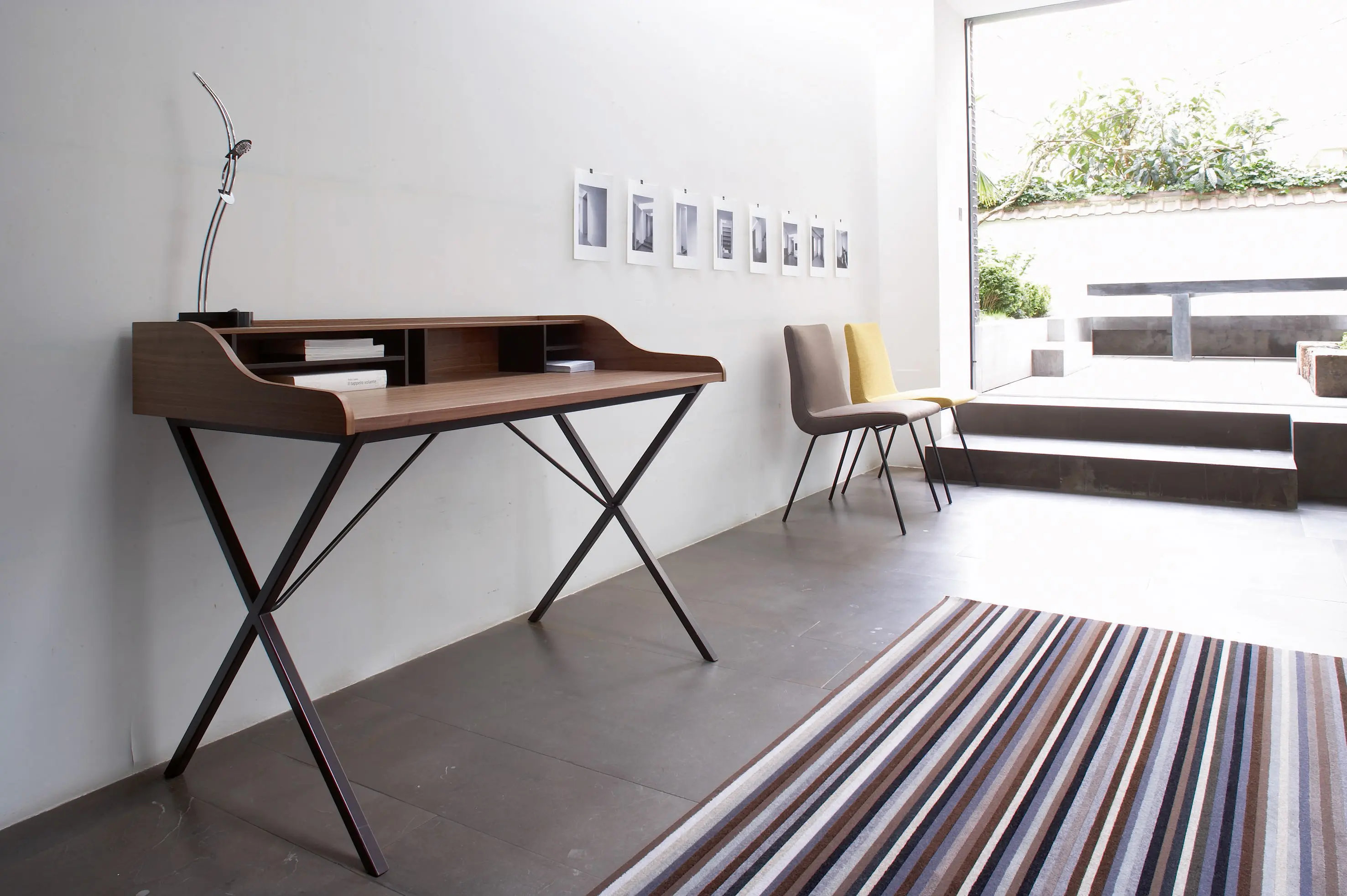 Ligne Roset - TV | Chaise Pietement Chromé Brillant