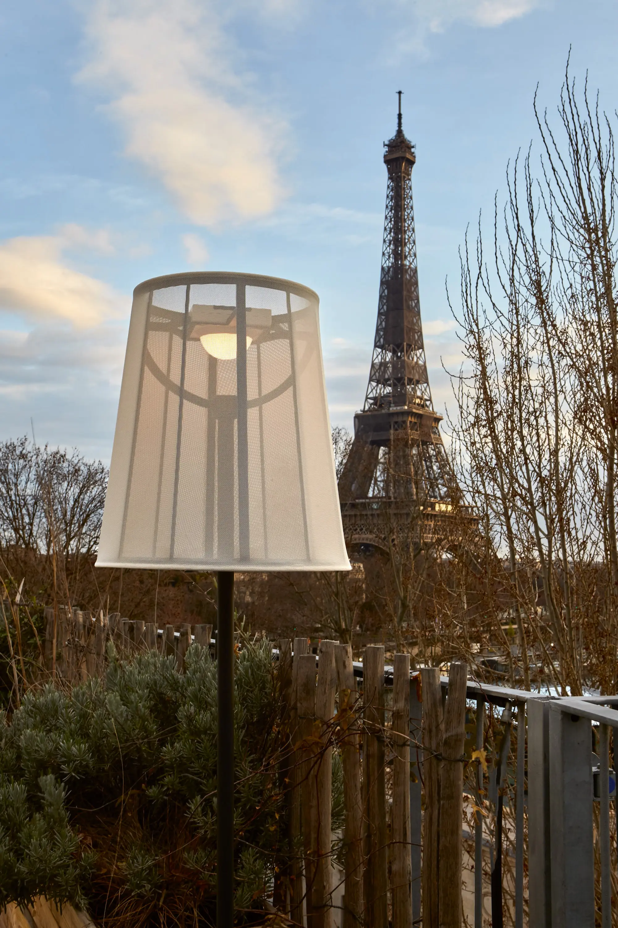 Ligne Roset - Alone | Floor Standard Lamp