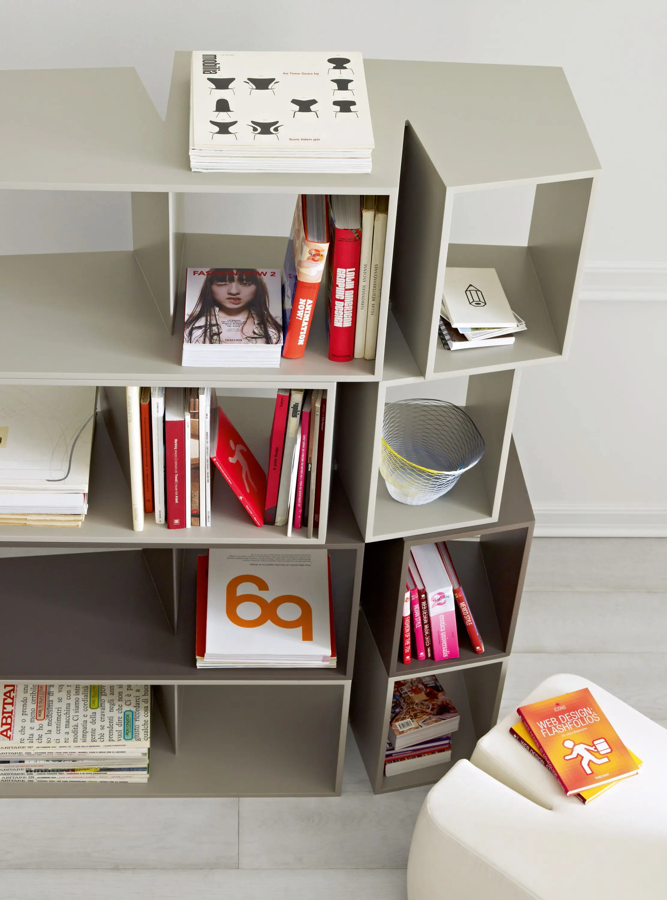Ligne Roset - Cuts | Pietement Acier Laqué Anthraite Pour Module De Rangement