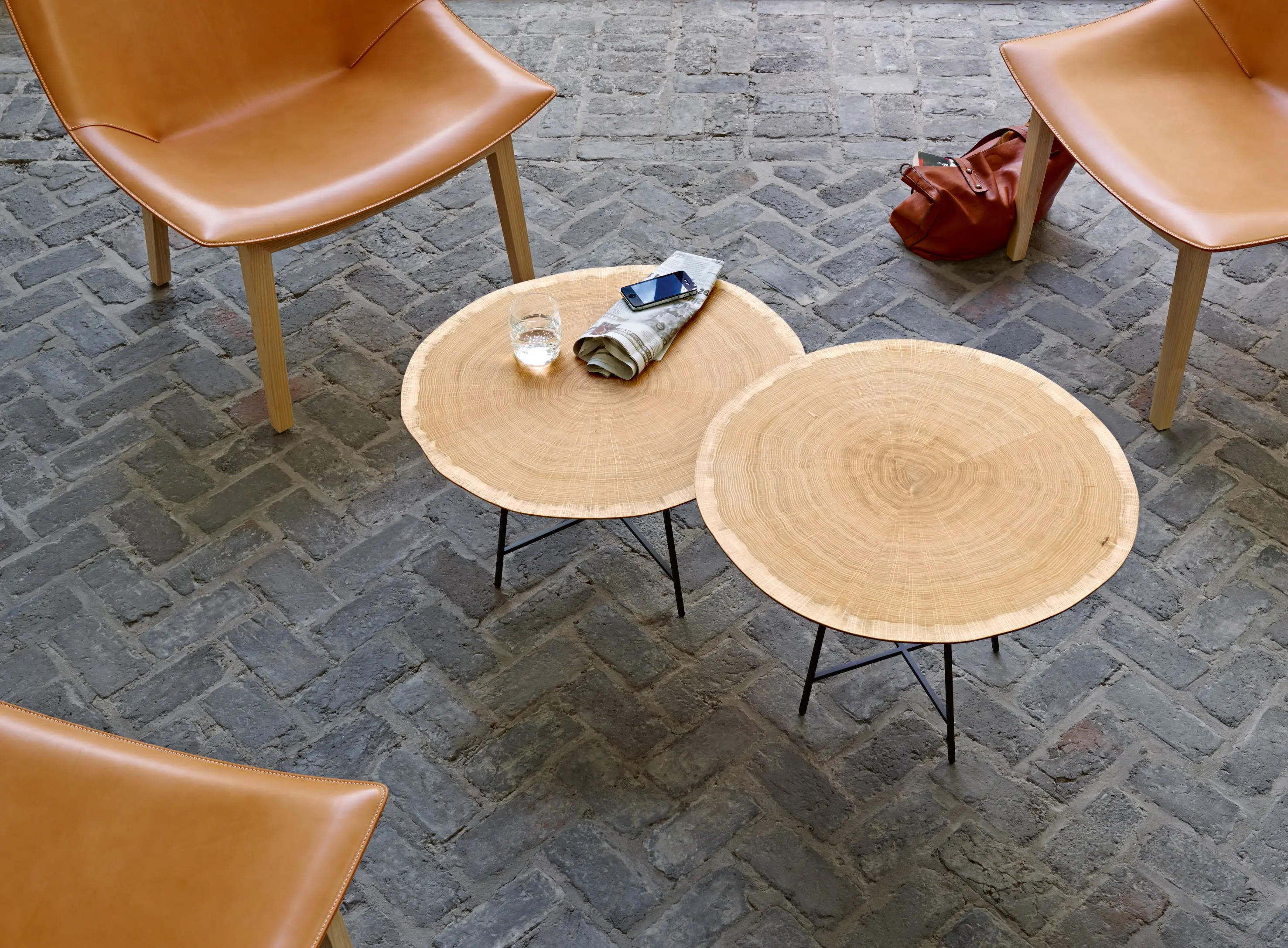 Ligne Roset - Alburni | Table D'appoint Modele Haut
