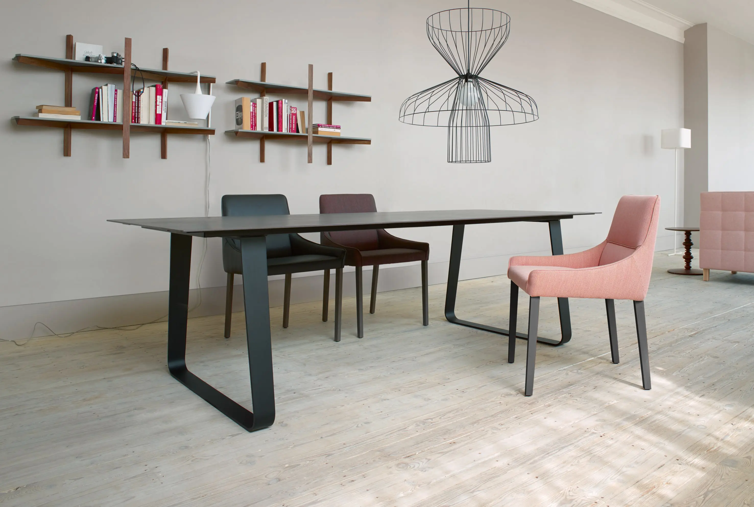 Ligne Roset - Vilna | Dining Table Black Lacquered Base