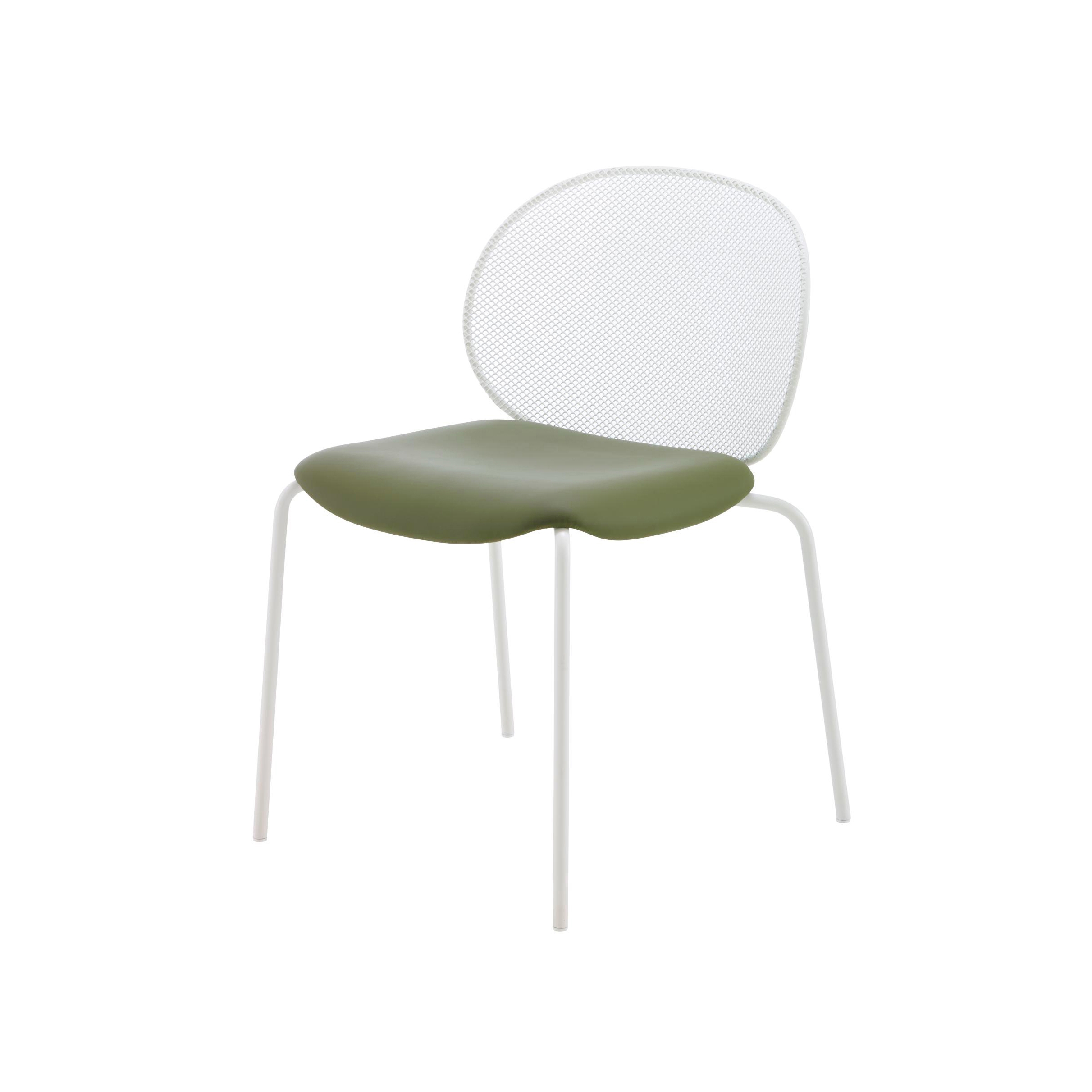 Display product Unbeaumatin | Chair Indoor White Lacquered Base from manufacturer Ligne Roset