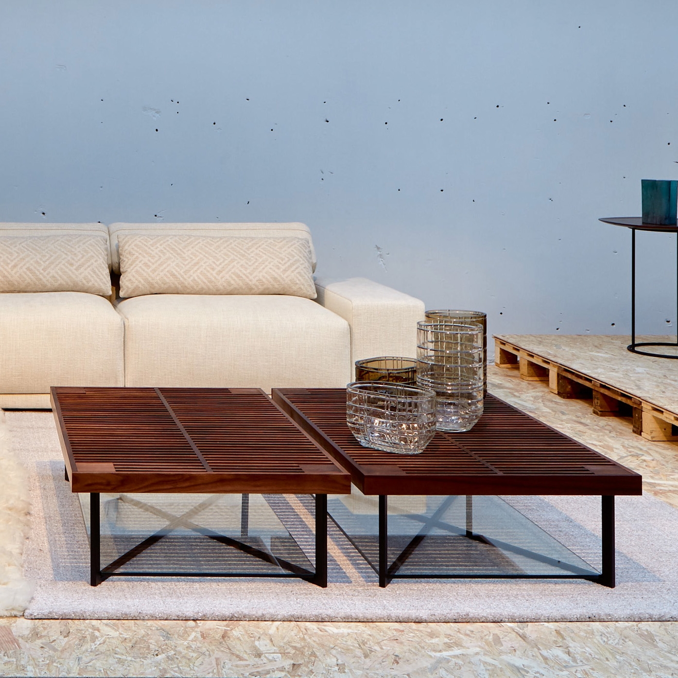 Produkt Ponton | Couchtisch Mit 2 Platten Gestell Lack Schwarz des Herstellers Ligne Roset anzeigen