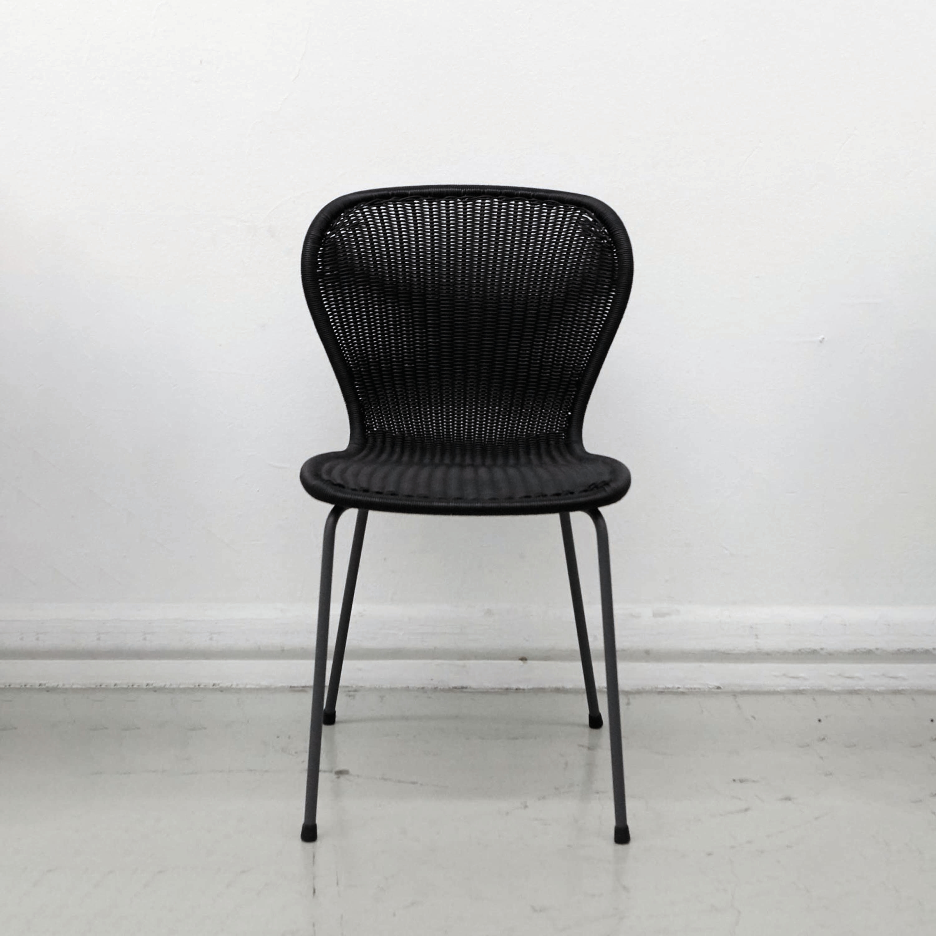 Display product Oona | Chair from manufacturer Ligne Roset