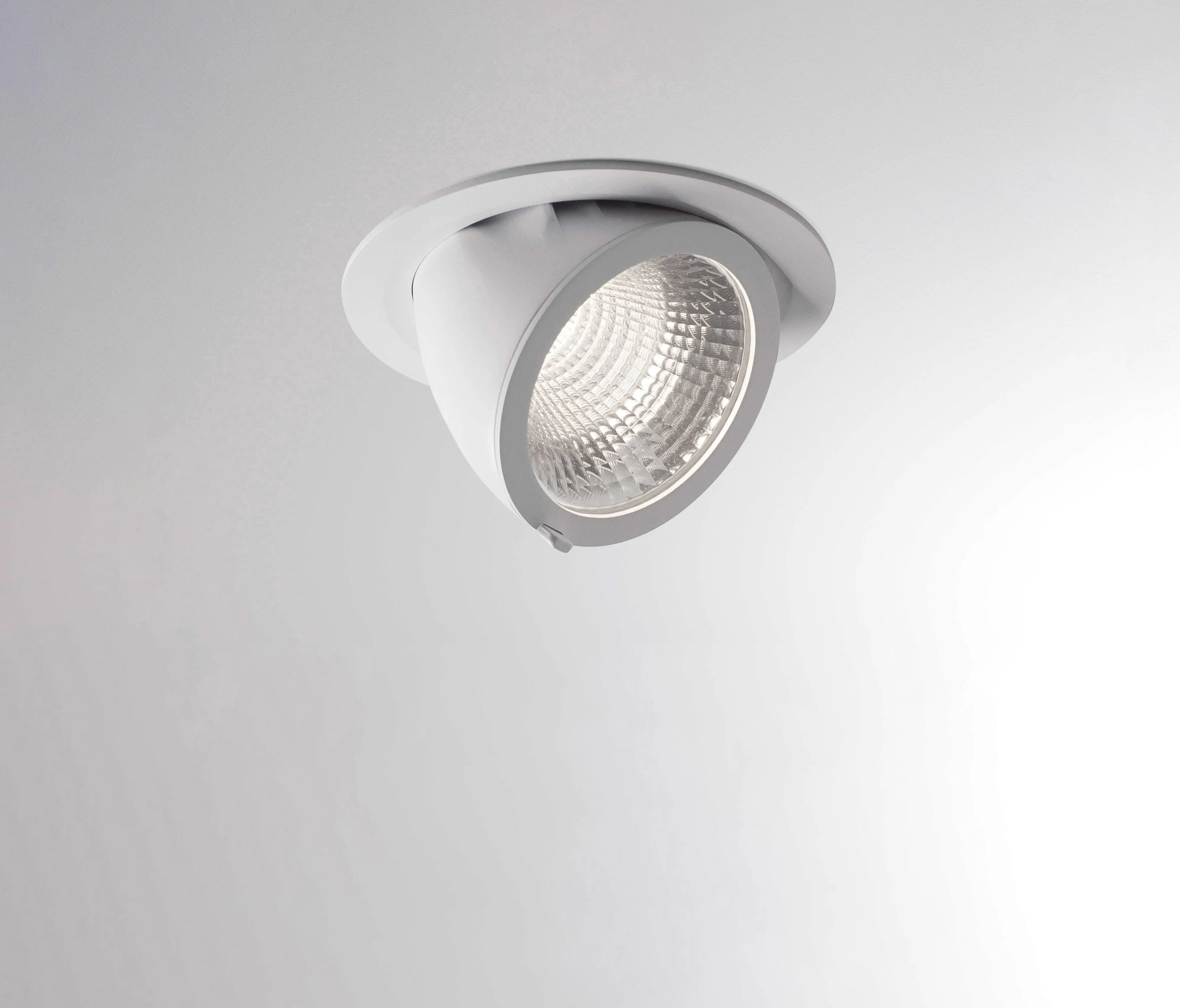 MOLTO LUCE - Savo 10 R
