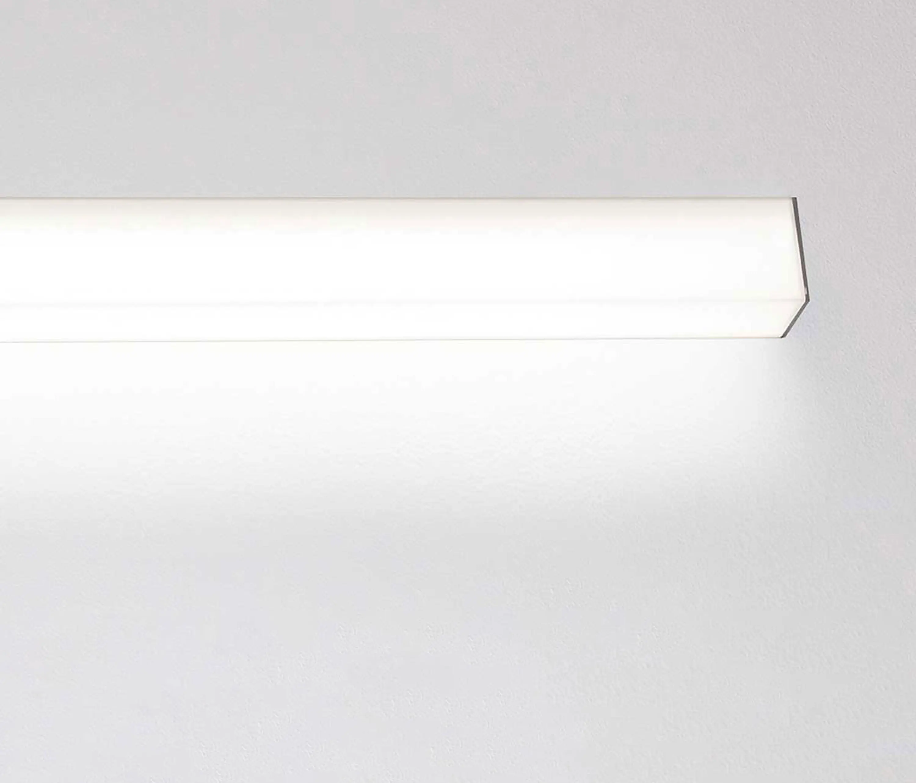 MOLTO LUCE - The Line SD