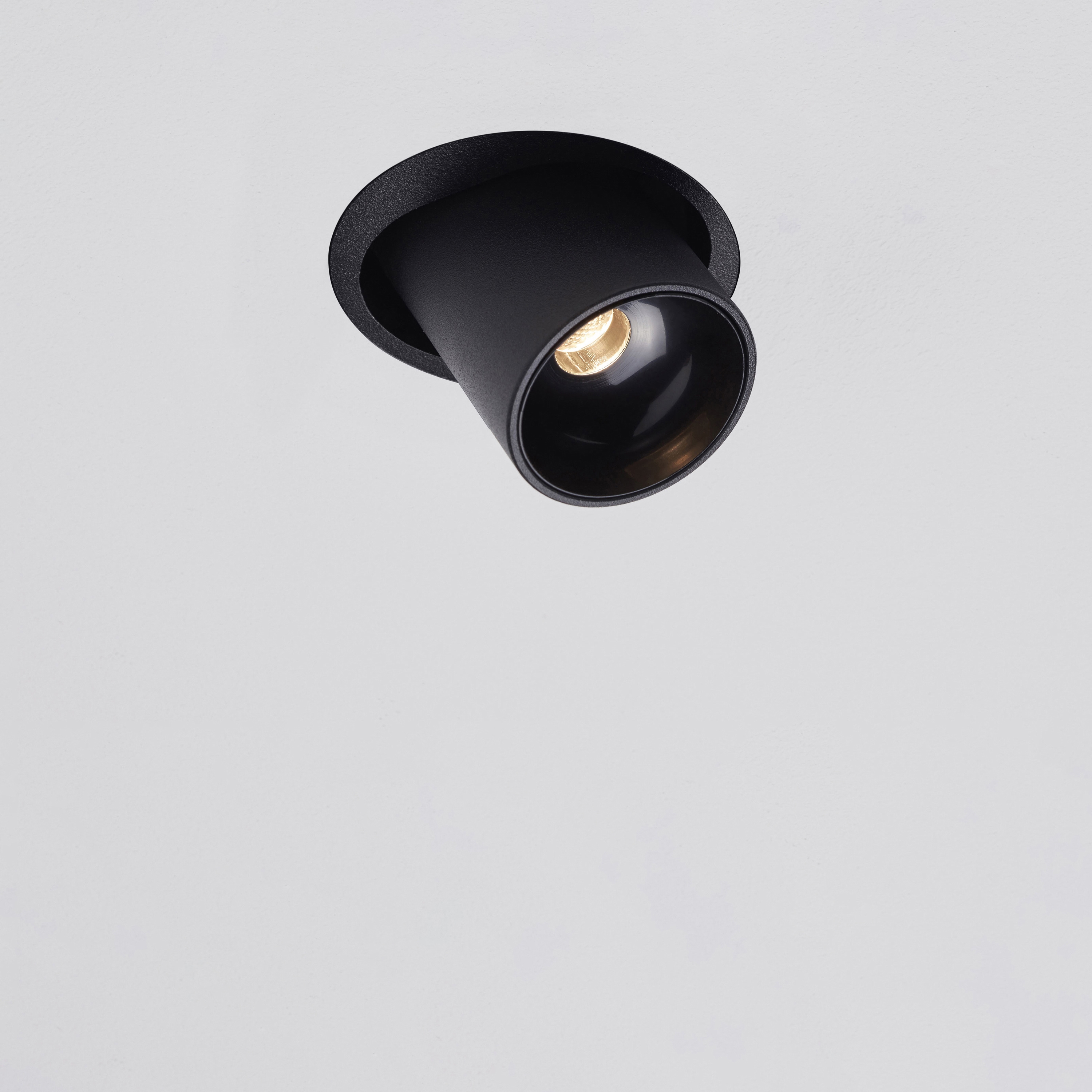 Mostrar el producto Trigga Trimless R del fabricante MOLTO LUCE