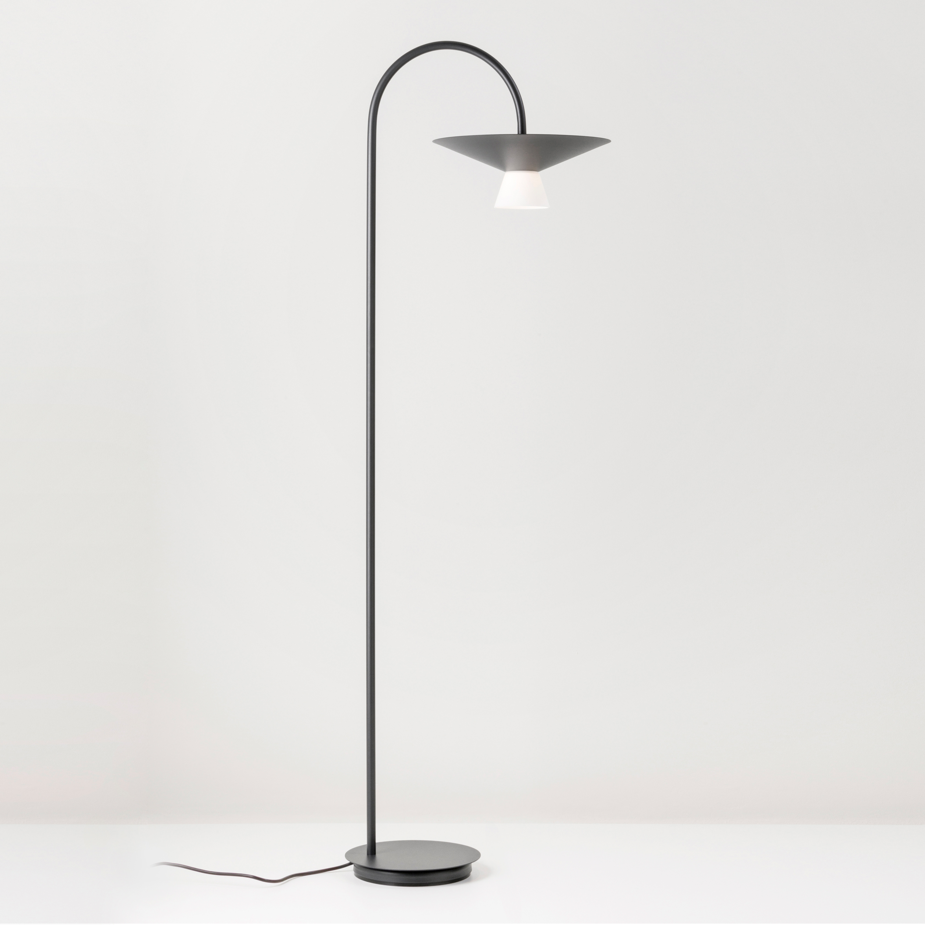 Display product Belt Floor lamps P-4149MG from manufacturer Estiluz