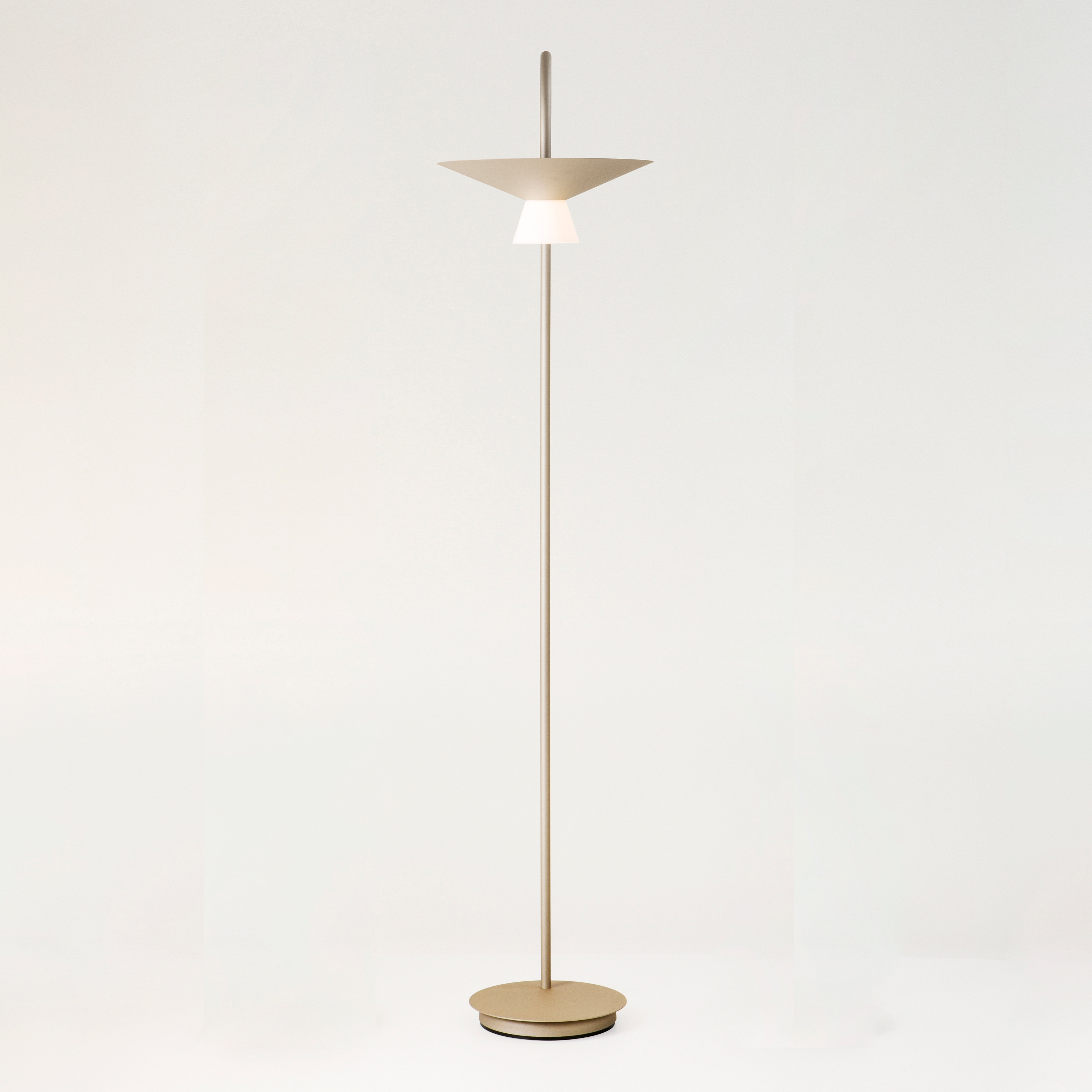 Display product Belt Floor lamps P-4149MG from manufacturer Estiluz