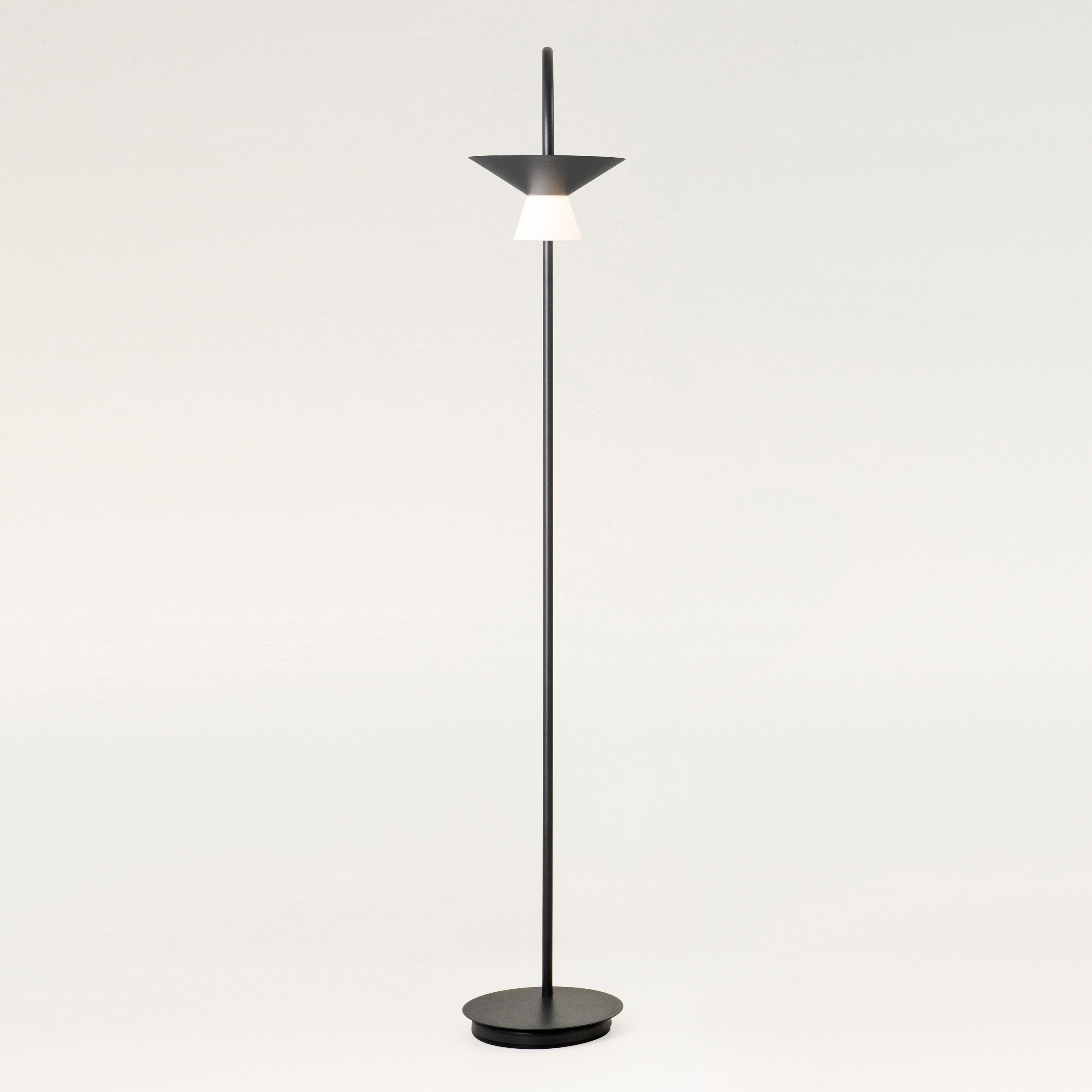 Display product Belt Floor lamps P-4149MG from manufacturer Estiluz