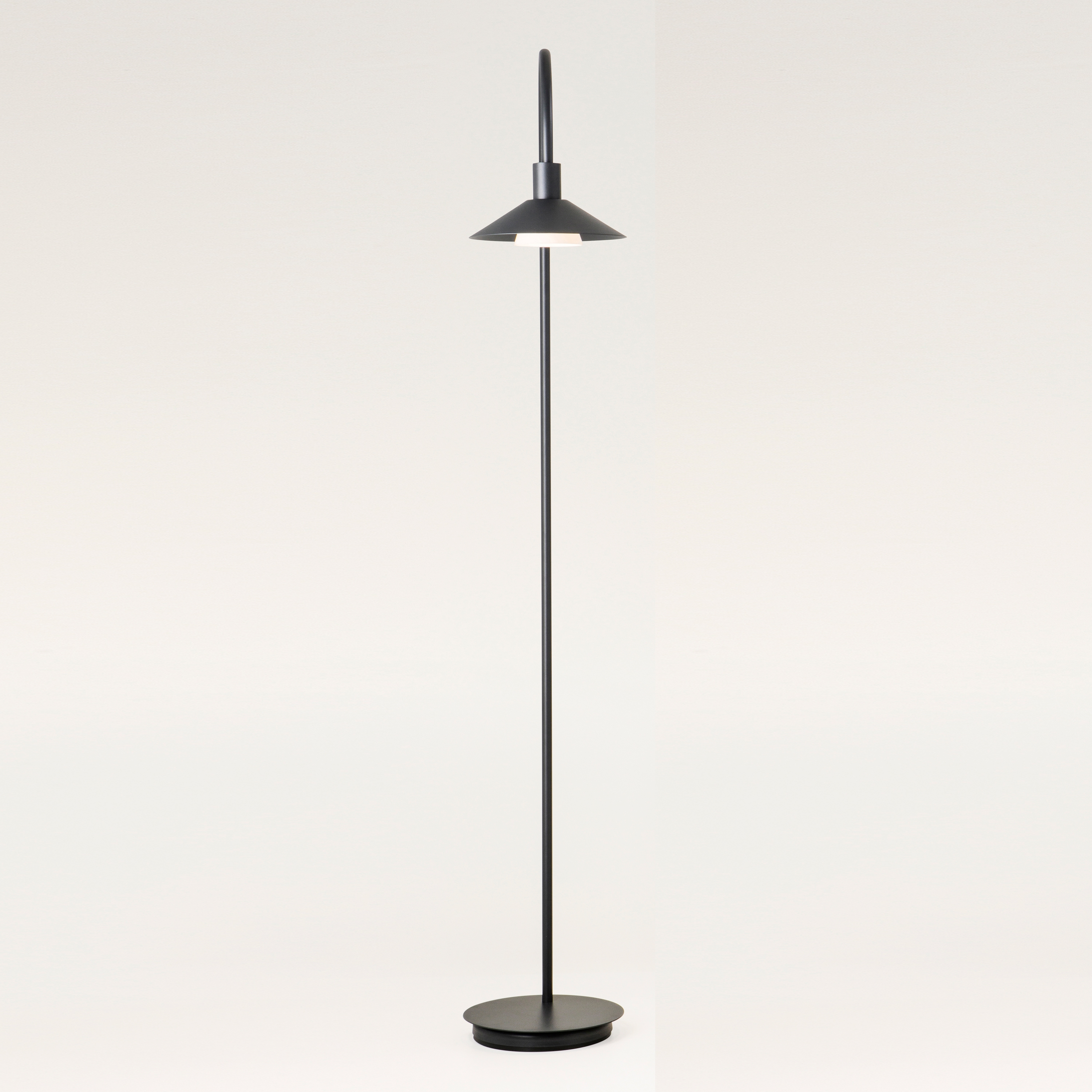 Mostra il prodotto Belt Floor lamps P-4149MG del produttore Estiluz