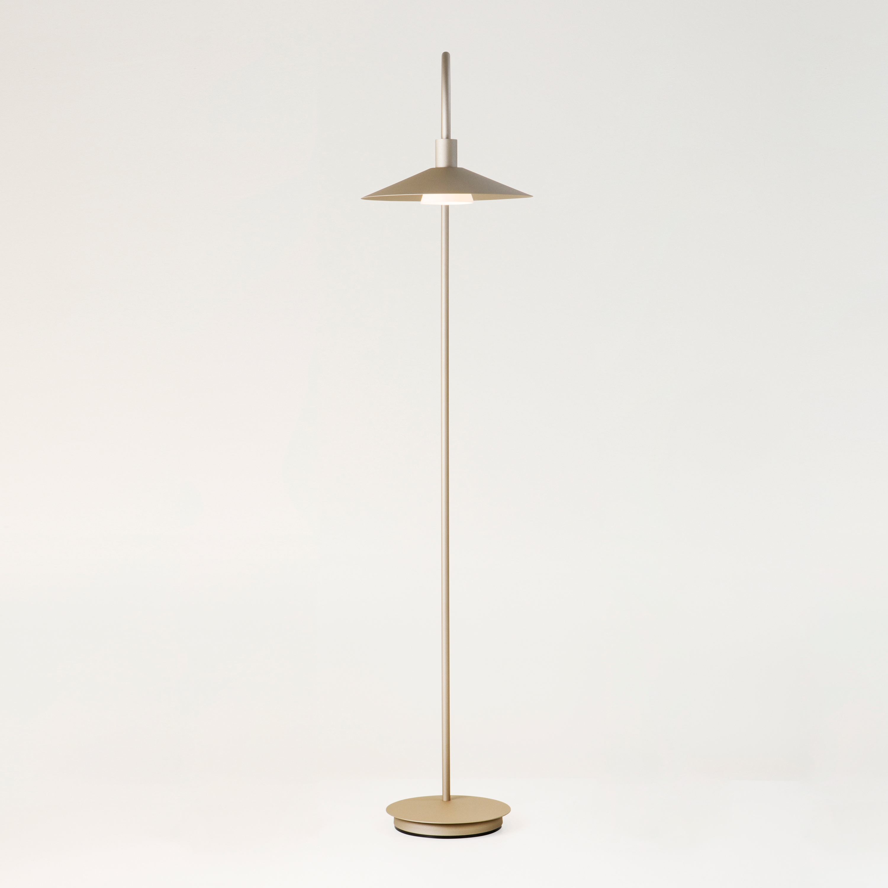 Mostra il prodotto Belt Floor lamps P-4149MG del produttore Estiluz