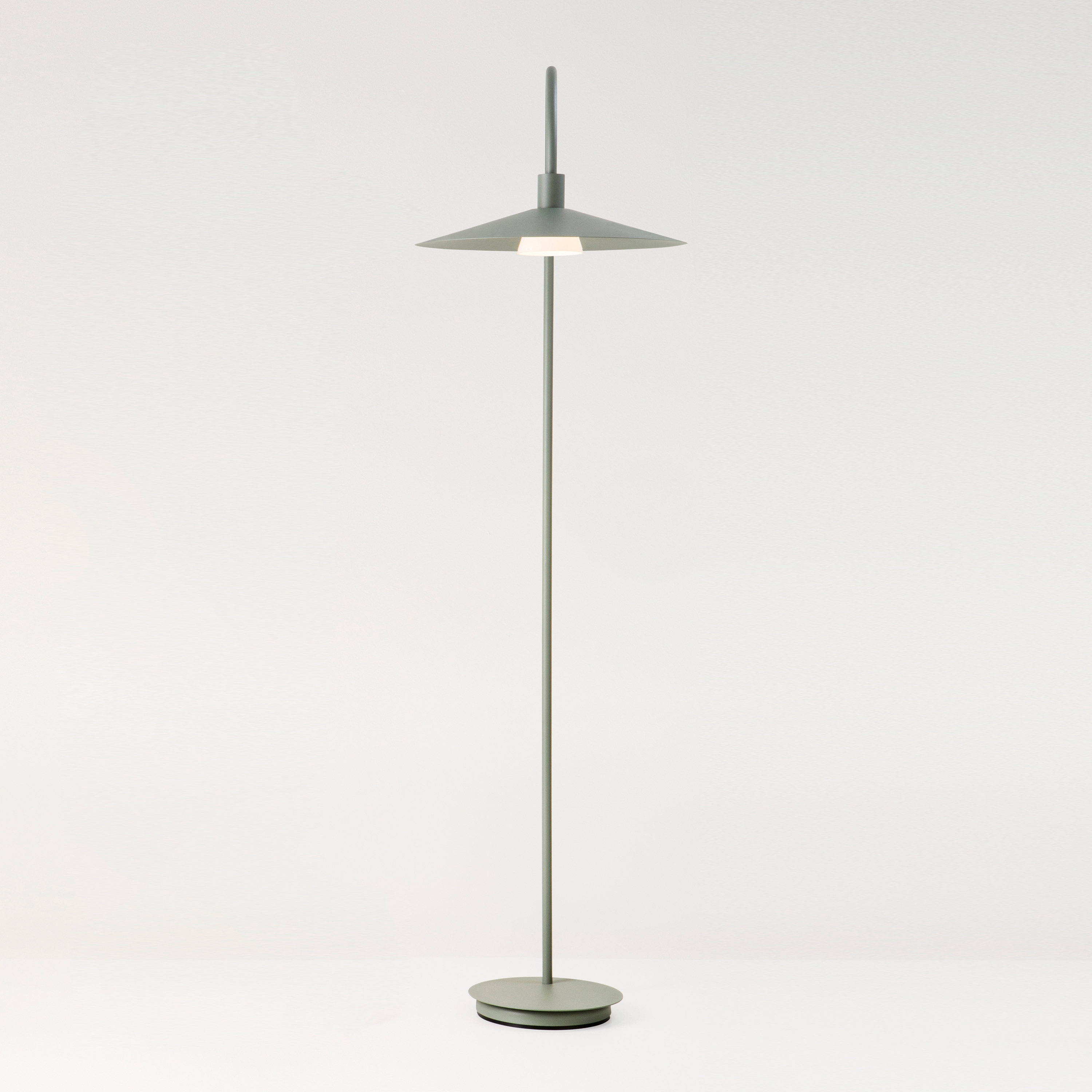 Display product Belt Floor lamps P-4149MG from manufacturer Estiluz