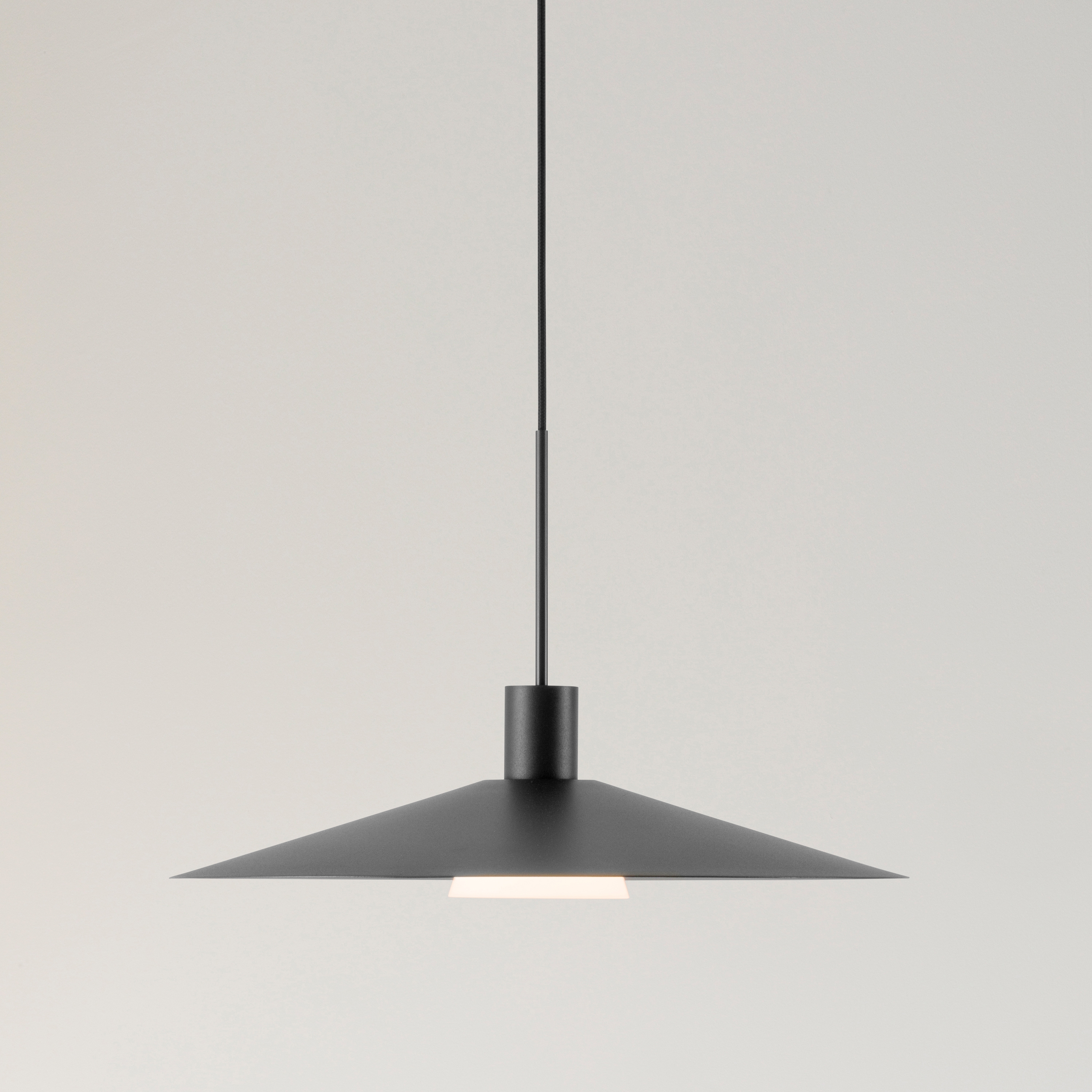 Mostra il prodotto Belt Suspension lights T-4145LG del produttore Estiluz