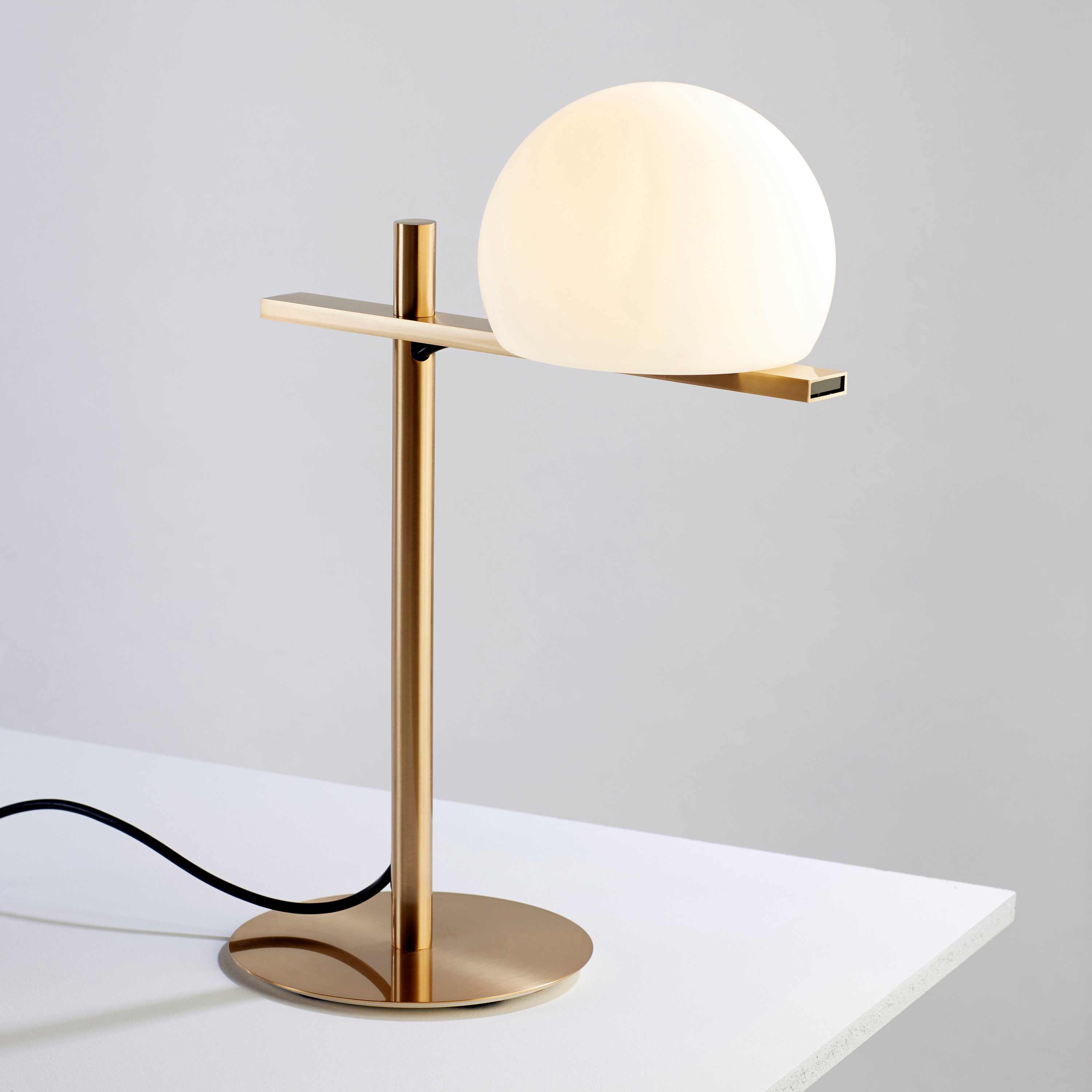 Display product Circ Table Lamps M-3728X from manufacturer Estiluz