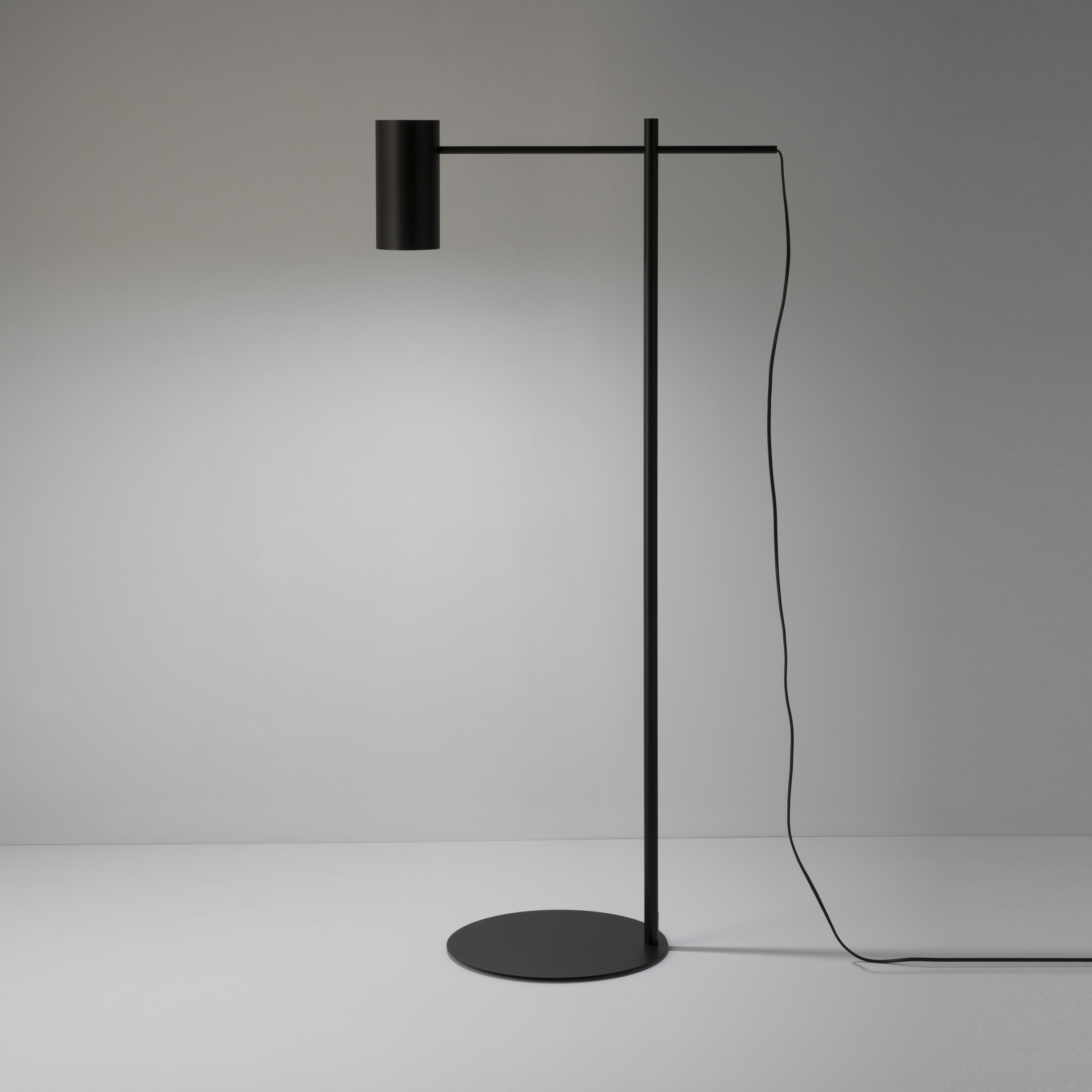 Display product Cyls Floor lamps p-3908 from manufacturer Estiluz