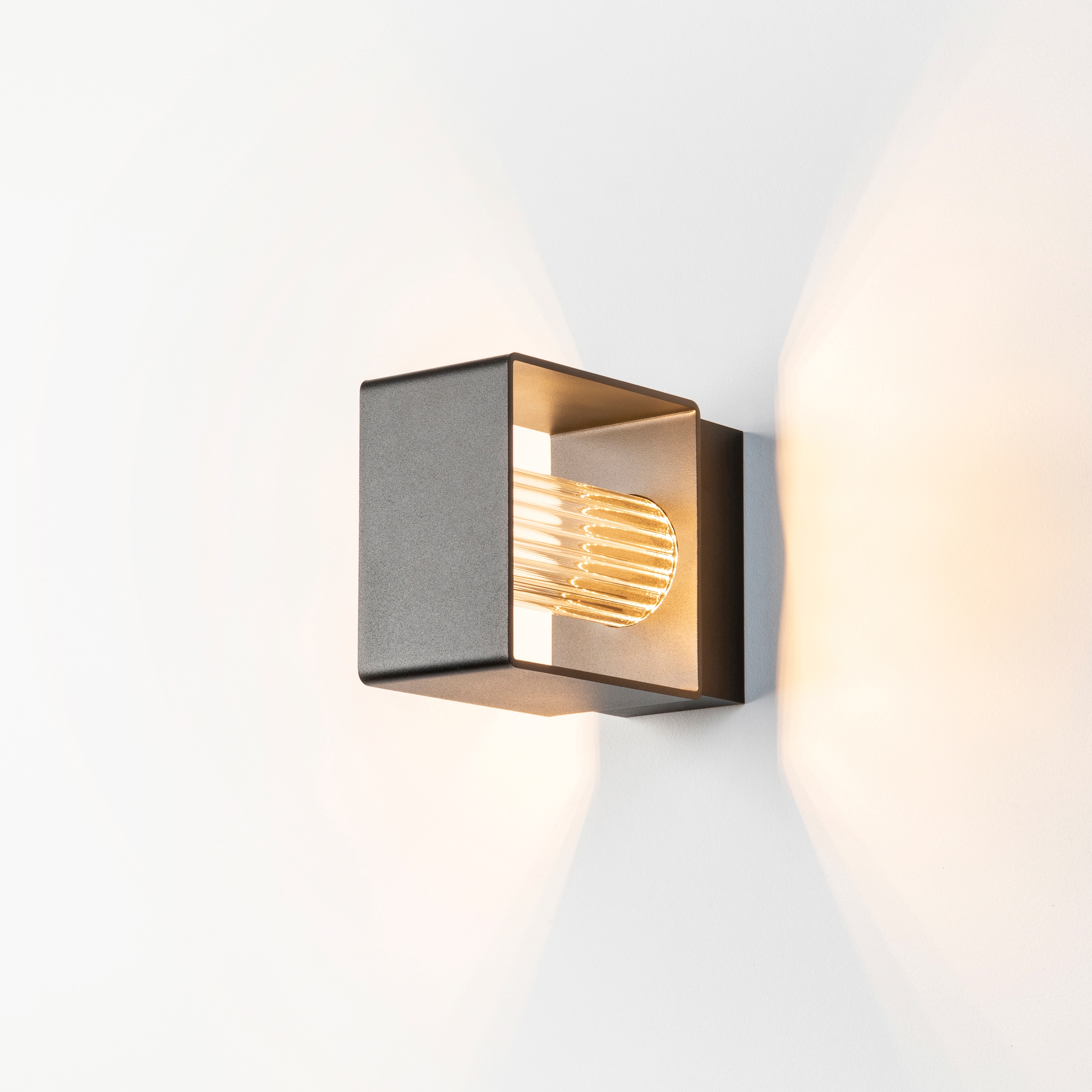 Display product Frame Wall Lights A-4050 from manufacturer Estiluz