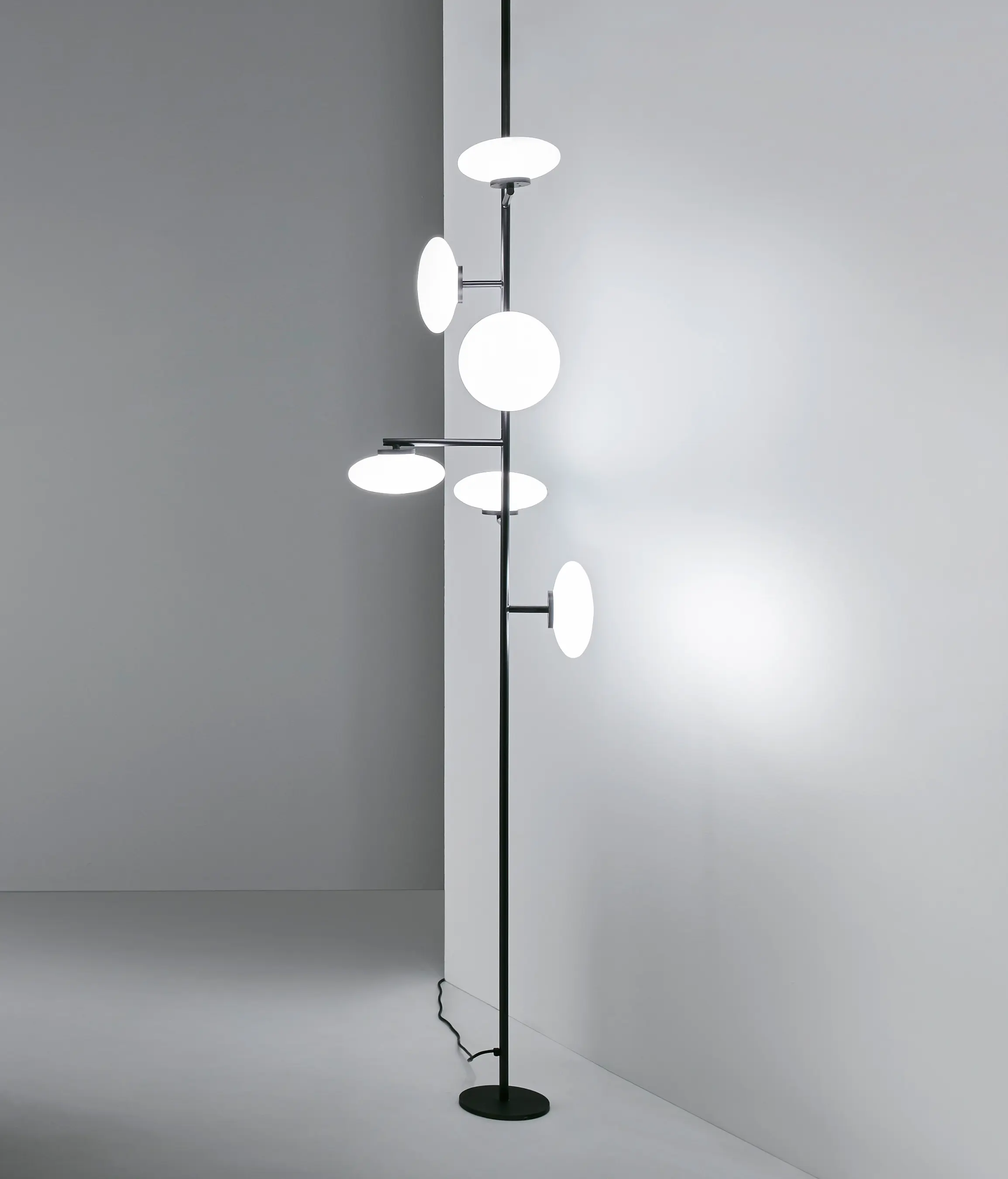 Penta - MAMI'  large floor - ceiling lamp